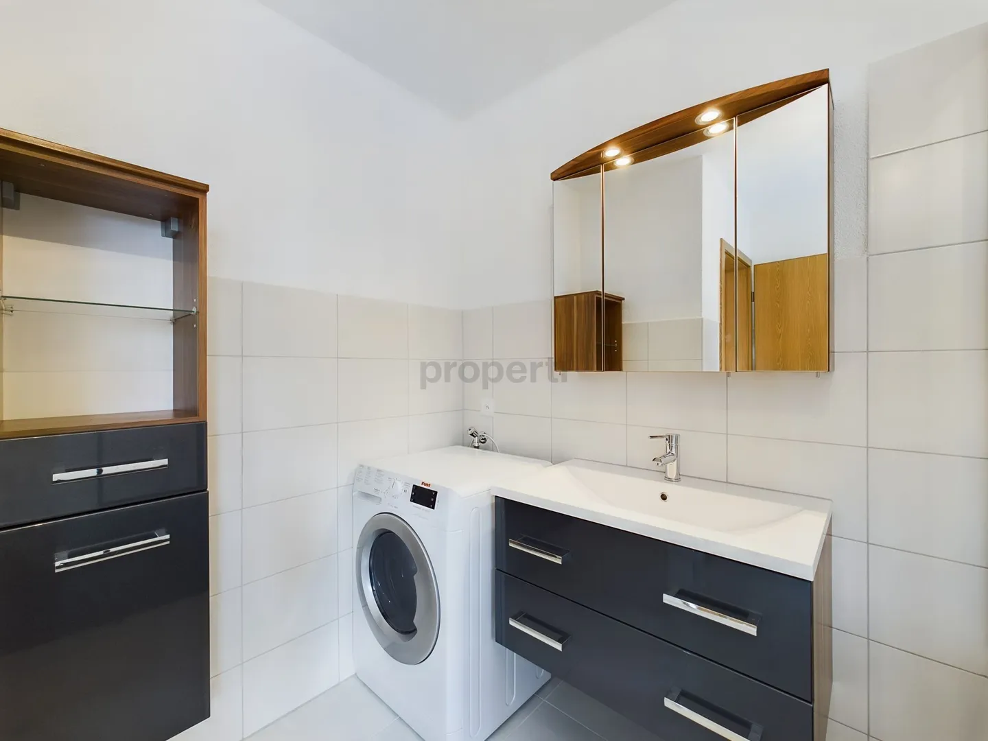 Charmante 3.5 Zimmer Dachwohnung mit Galerie in Steckborn - Zentral gelegen mit Garten und Parkplatz - Photo 8 of 9