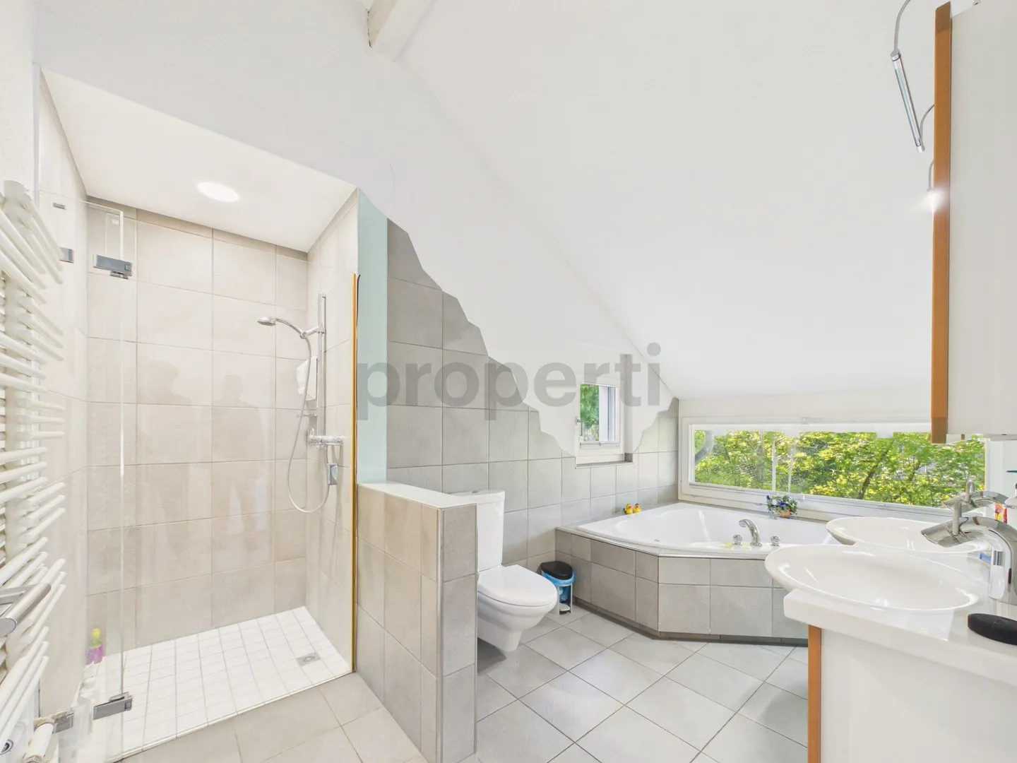 Modernes 6.5-Zimmer-Einfamilienhaus mit grosszügigem Garten, Hagenbuch ZH - Foto 8 di 13