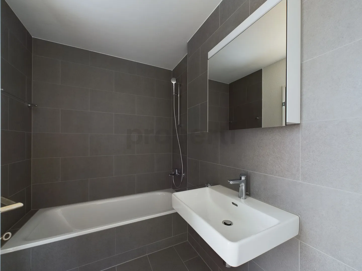 Appartamento moderno di 3,5 locali in posizione tranquilla a Zurigo Altstetten - Foto 6 di 11