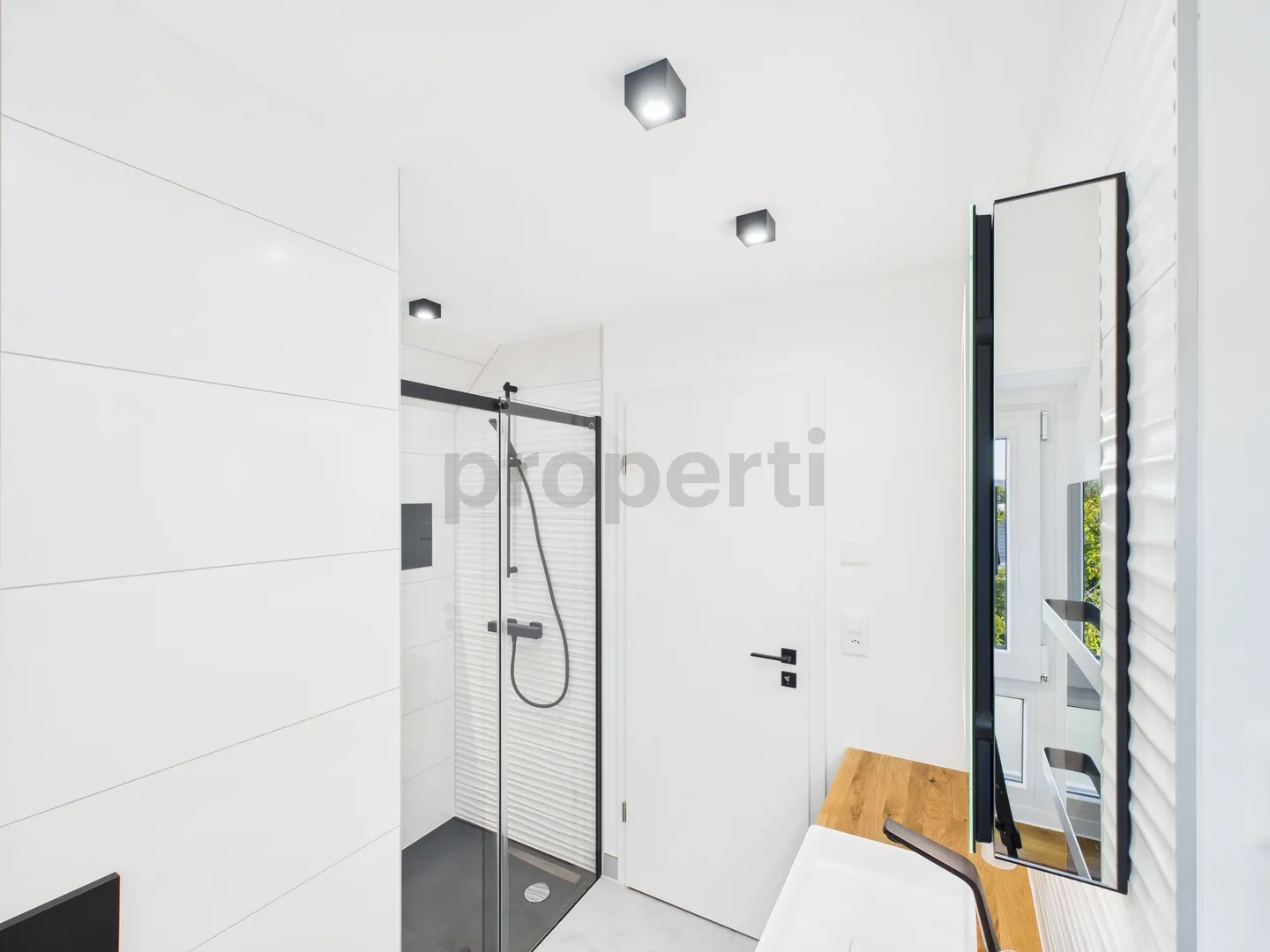 Charmante, exklusive Dachgeschoss-Wohnung mit Galerie &amp; luxuriösem Ausbaustand in Riehen - Foto 11 von 13