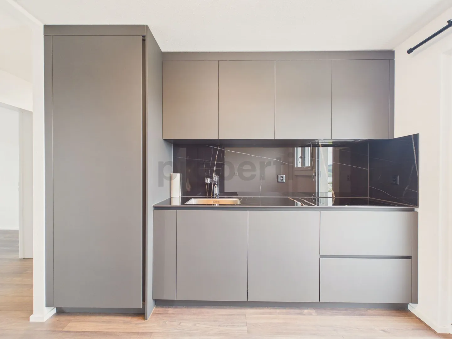 Opportunité unique avec vue sur le lac : appartement de 4,5 pièces avec potentiel à Nottwil - Photo 1 sur 13