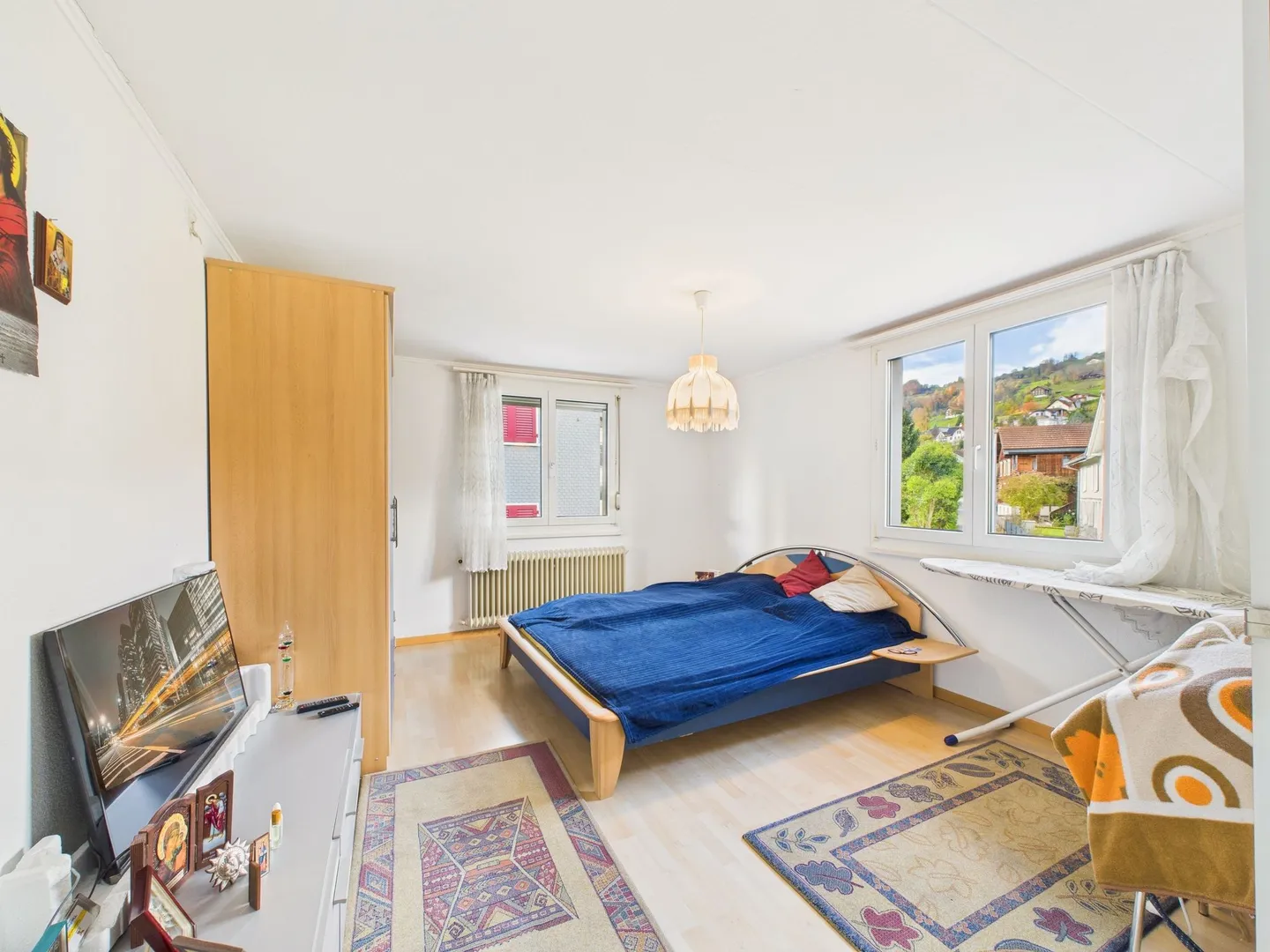 Zweifamilienhaus mit 3.5-Zimmer-Wohnung und Gewerbefläche (Kebab-Laden) im Erdgeschoss - Foto 4 von 13