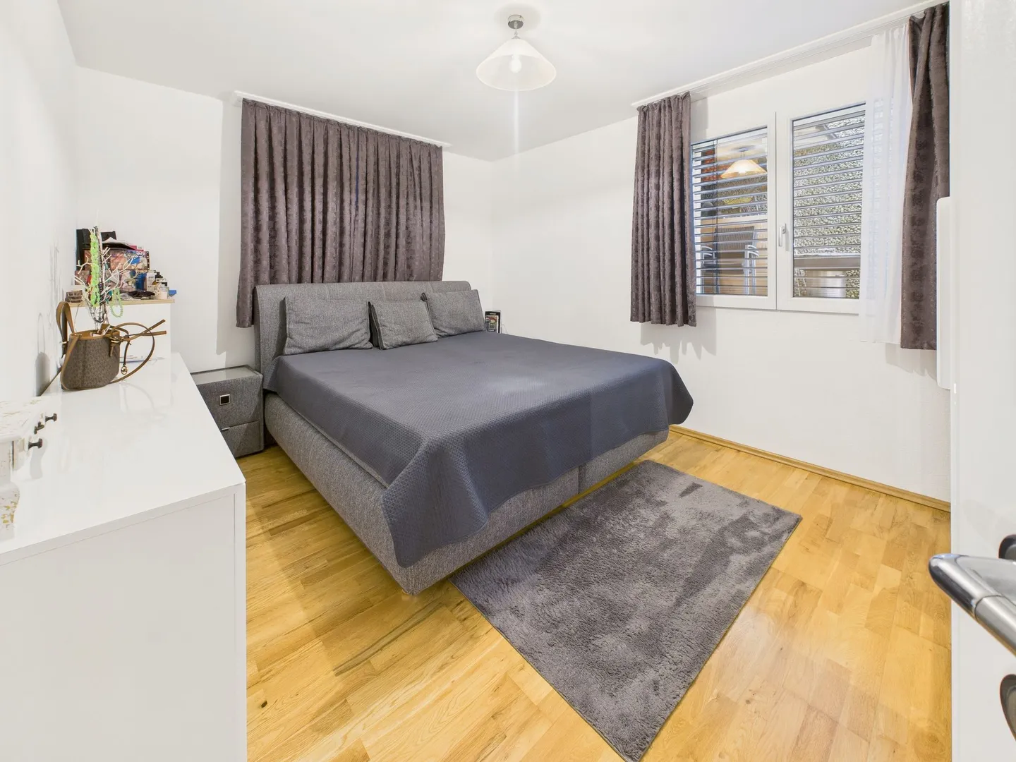 Moderne 6,5-Zimmer-Doppelhaushälfte in Uznach - Foto 7 von 13