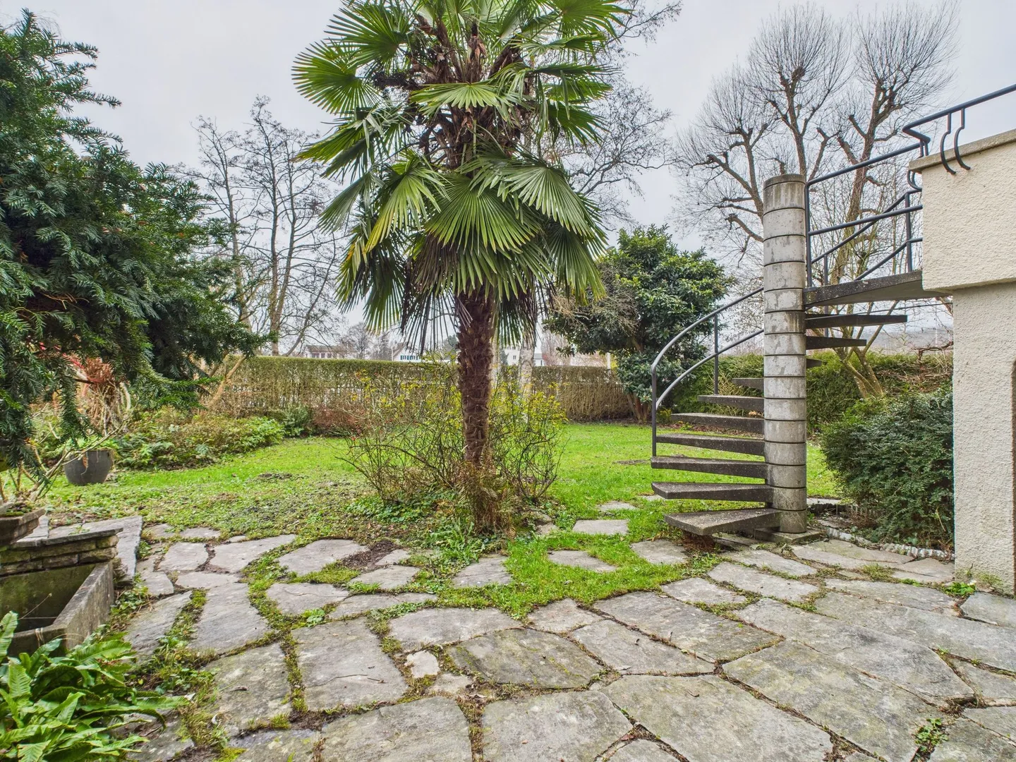 Charmante maison de ville de 4,5 pièces avec jardin à Nidau - Photo 8 sur 13