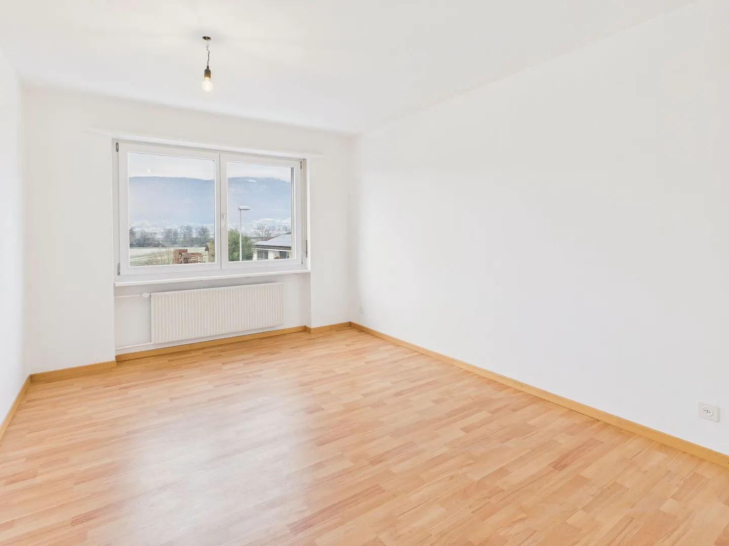 Charming 3.5-room apartment with balcony in Arch - Photo 6 of 9