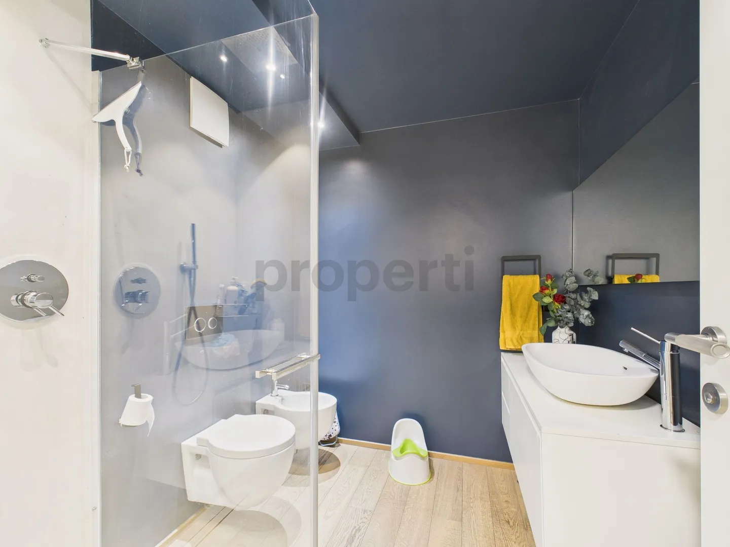 Elegante 4.5-Zimmer-Wohnung mit privatem Parkplatz, Balerna - Foto 10 von 13