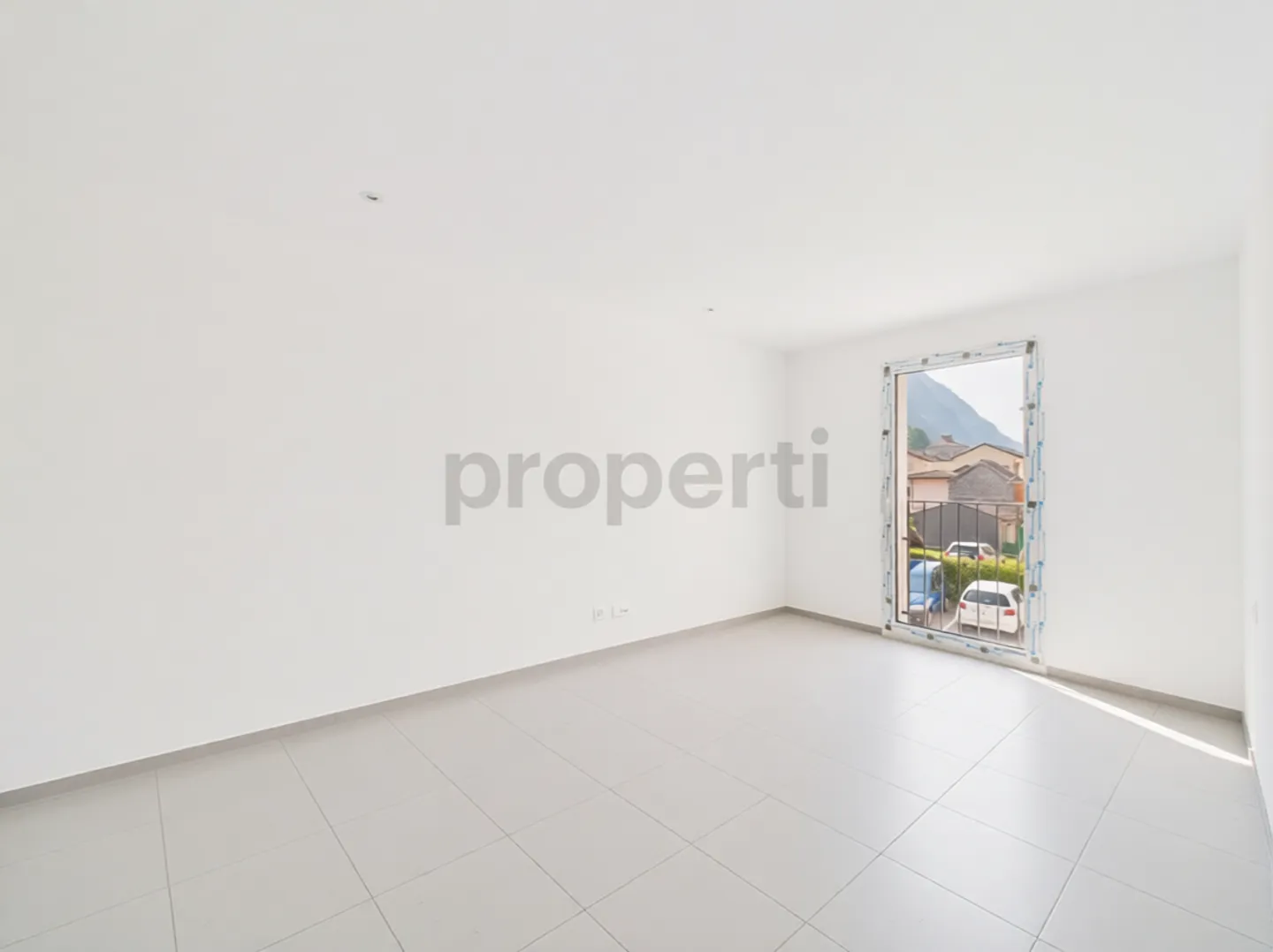 Attique moderne de 2.5 pièces avec ascenseur et place de parking, Biasca - Photo 6 sur 13