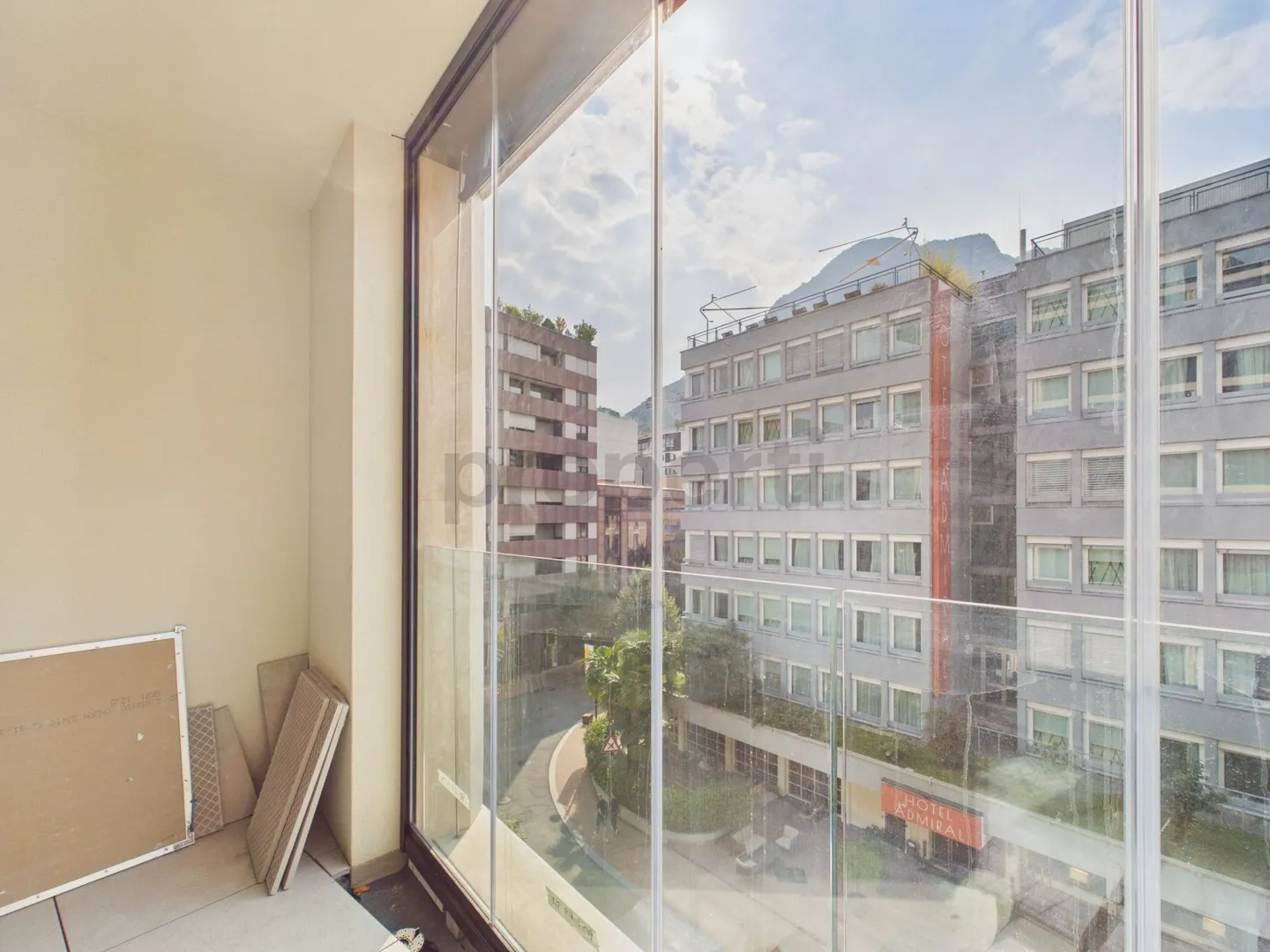 Modern 2.5 room apartment with cellar, Paradiso - Photo 10 of 11