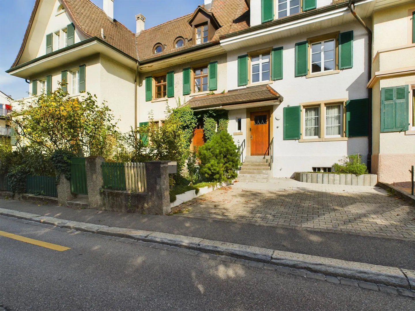 Spaziosa casa a schiera di 5,5 stanze in posizione privilegiata a Pratteln - Foto 10 di 12