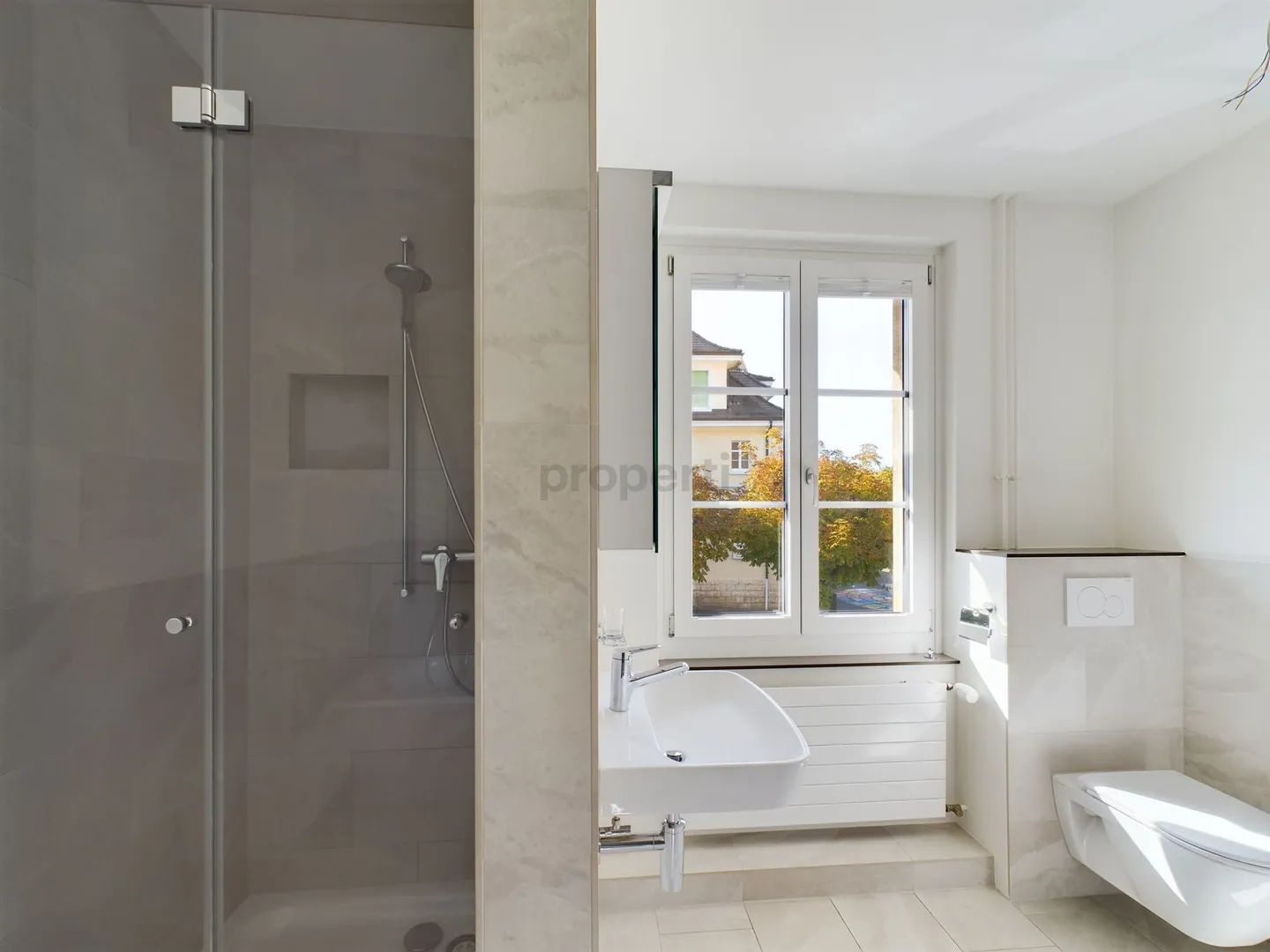 Spaziosa casa a schiera di 5,5 stanze in posizione privilegiata a Pratteln - Foto 7 di 12