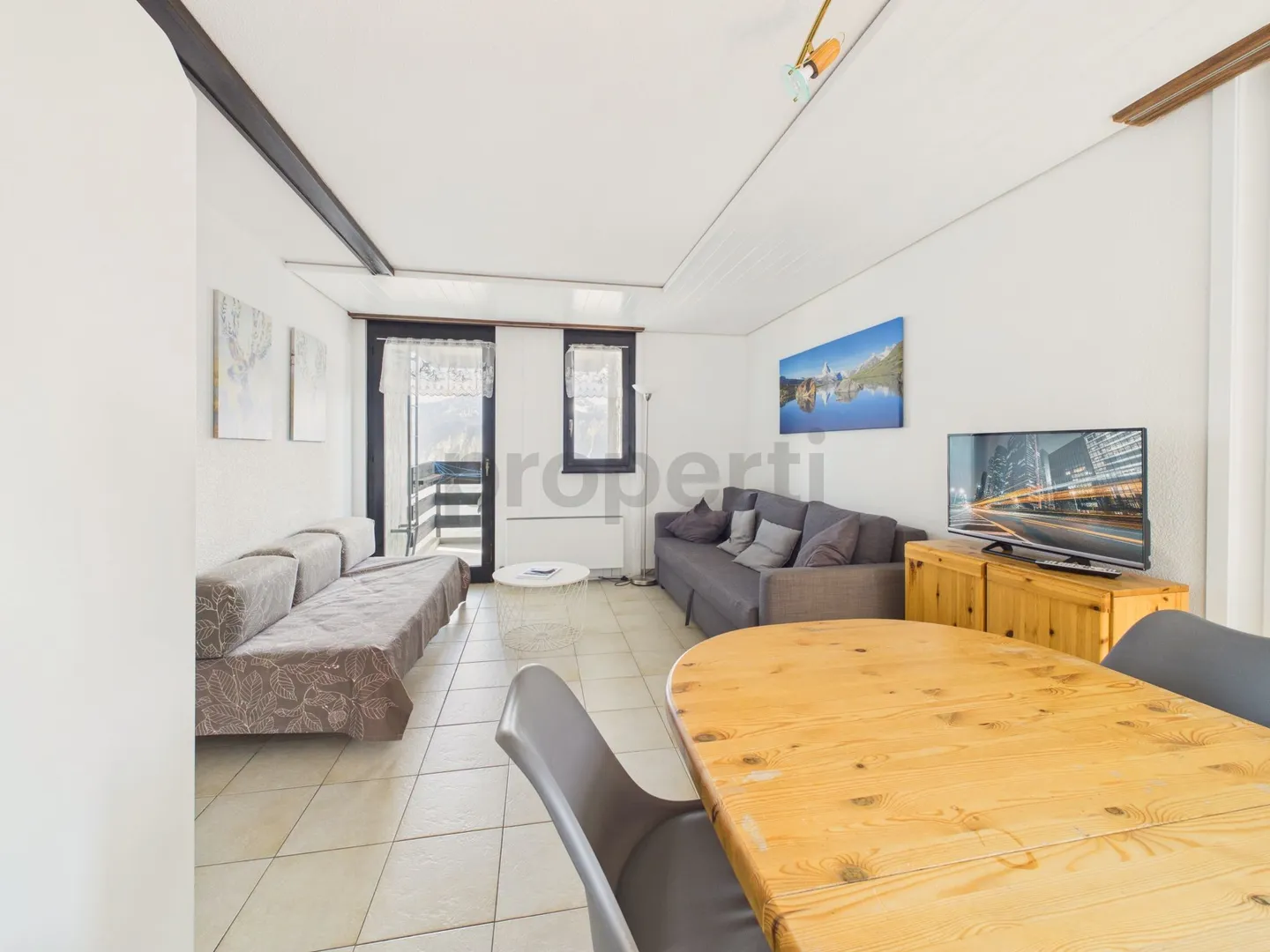 Wunderschöne 2,5 Zimmer mit Balkon in Aminona, Crans Montana - Foto 1 von 9
