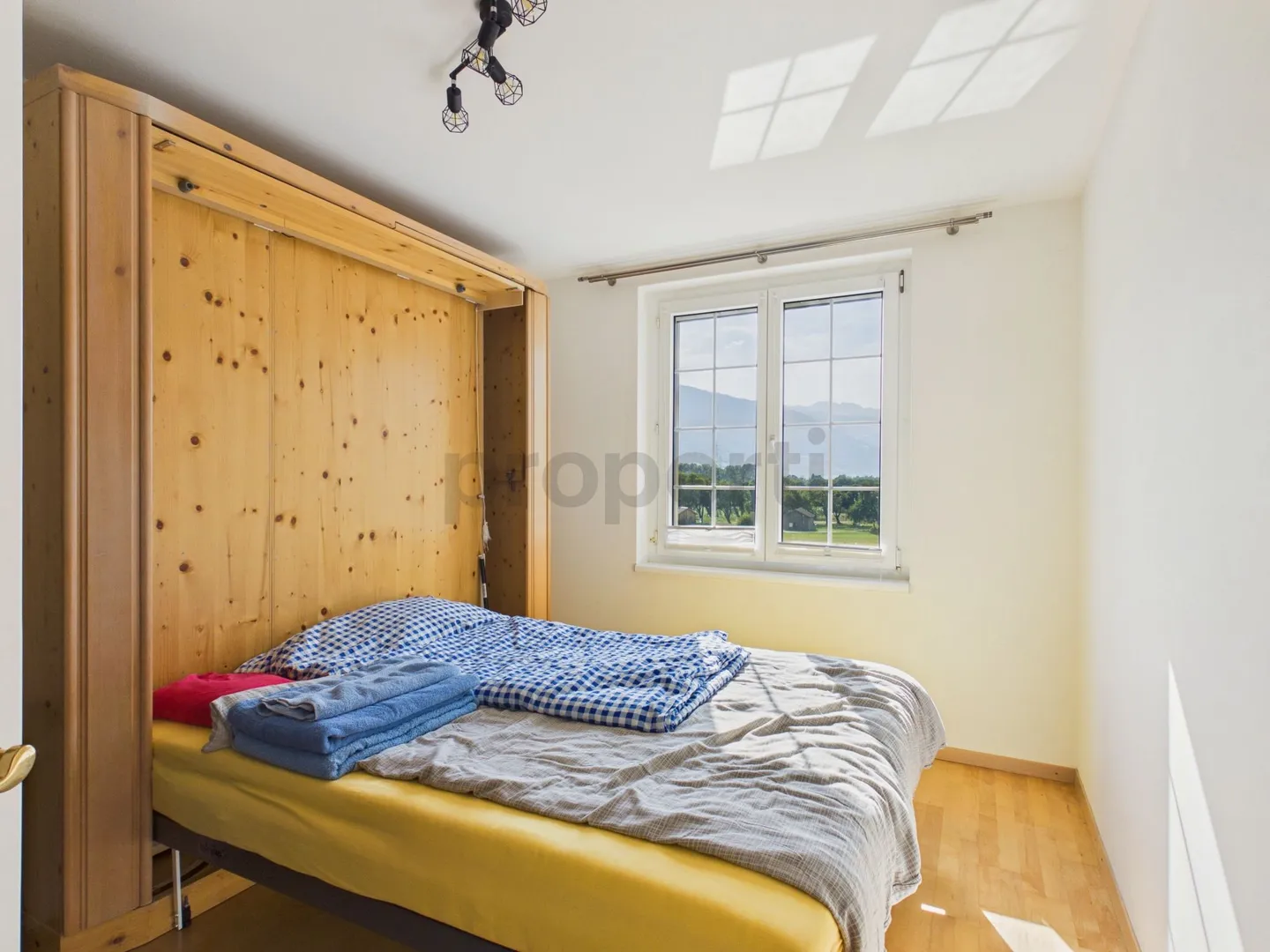 Traumhafte 4.5-Zimmer-Wohnung mit Wintergarten, Terrasse und Weitblick in Fläsch - Foto 10 di 13