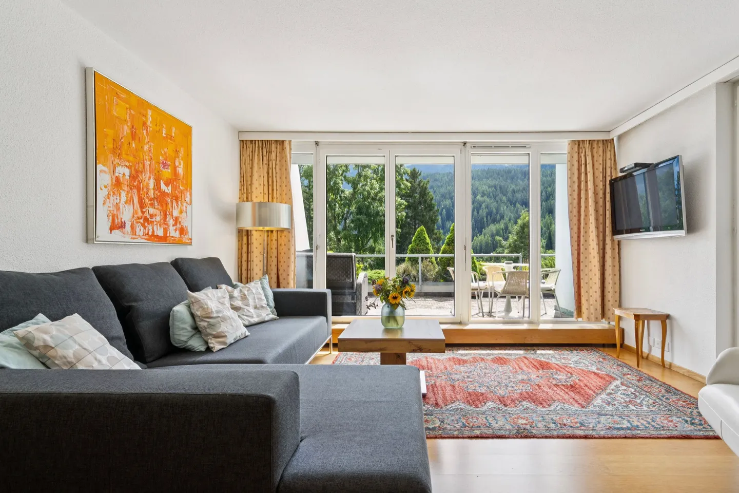 Investieren oder Wohnen in Scuol: Erst-/Zweitwohnsitz, 3.5 Zimmer Terrassenwohnung - Foto 1 di 12