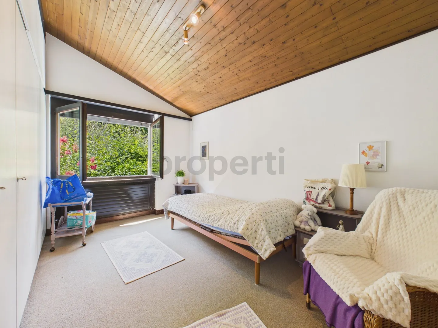 An exclusive oasis with pool and panoramic view - Photo 7 of 13