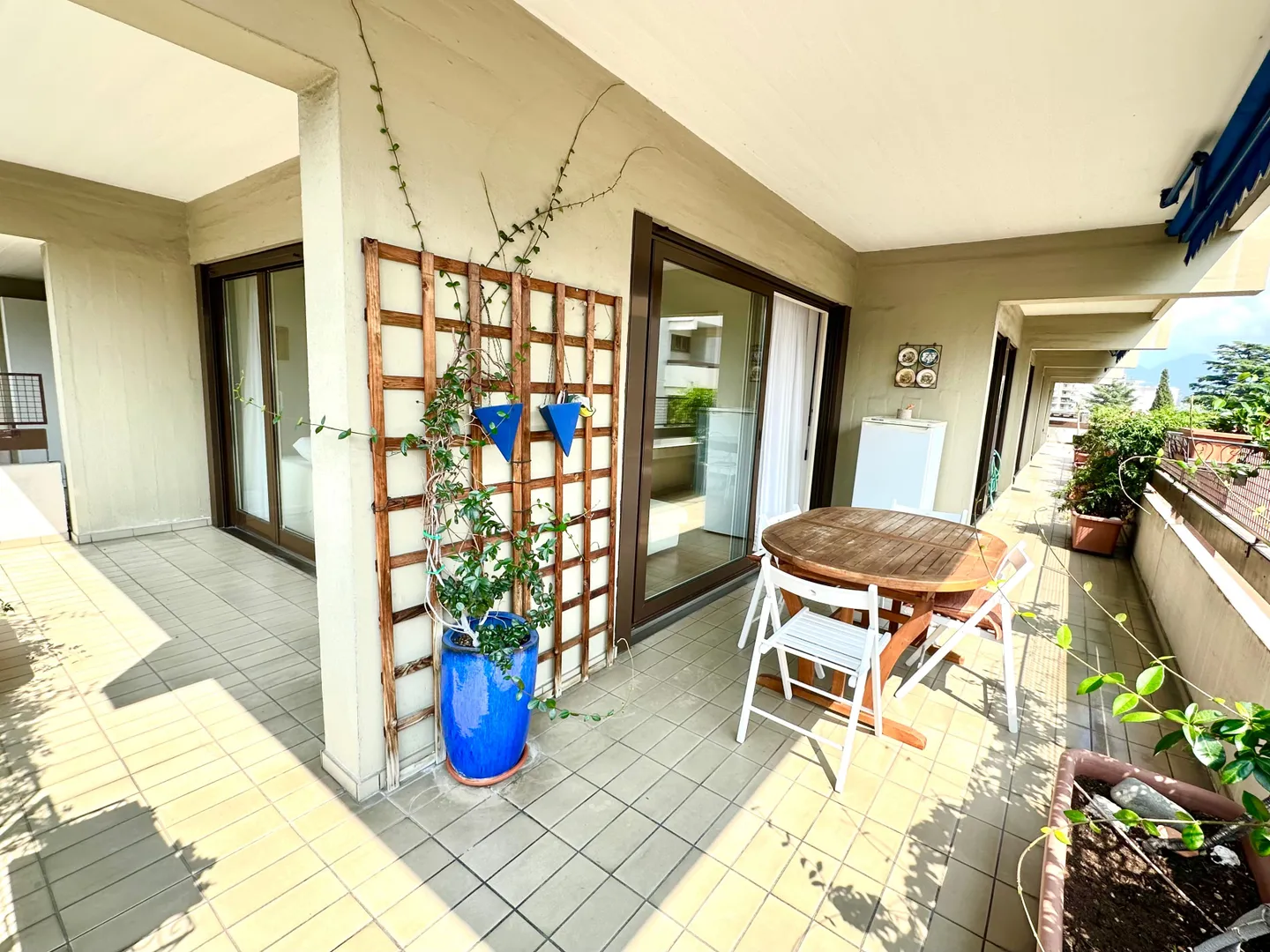 Propriété moderne et accueillante avec terrasse et accessibilité à Lugano - Photo 6 sur 8