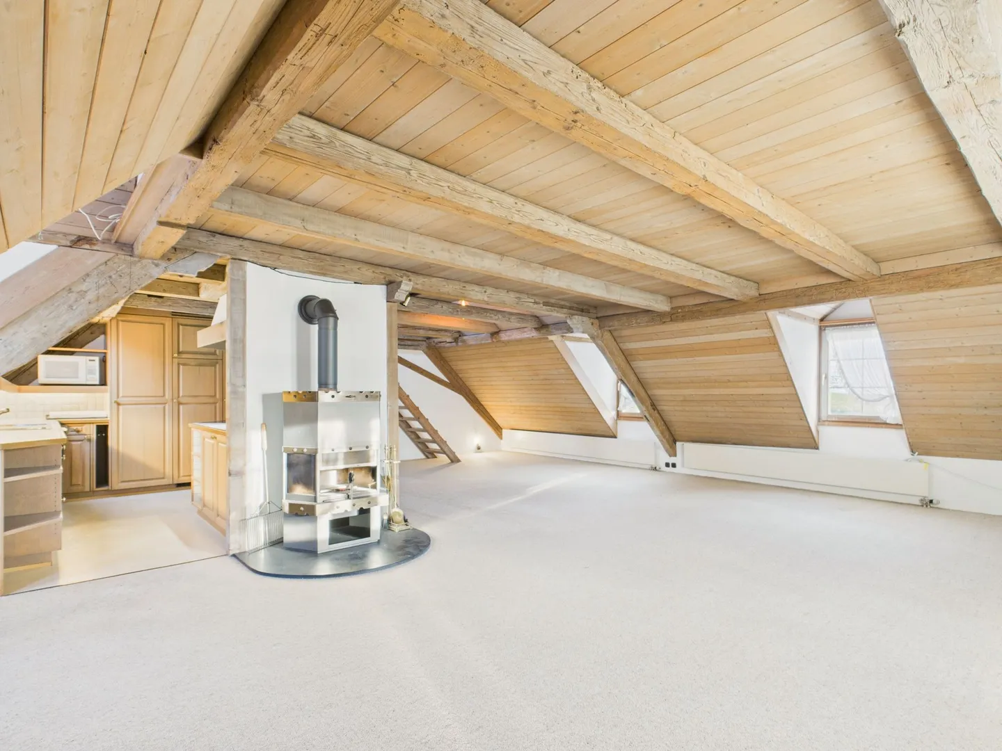 Unique 5.5-room penthouse in Hauptwil, Canton TG - Photo 2 of 13