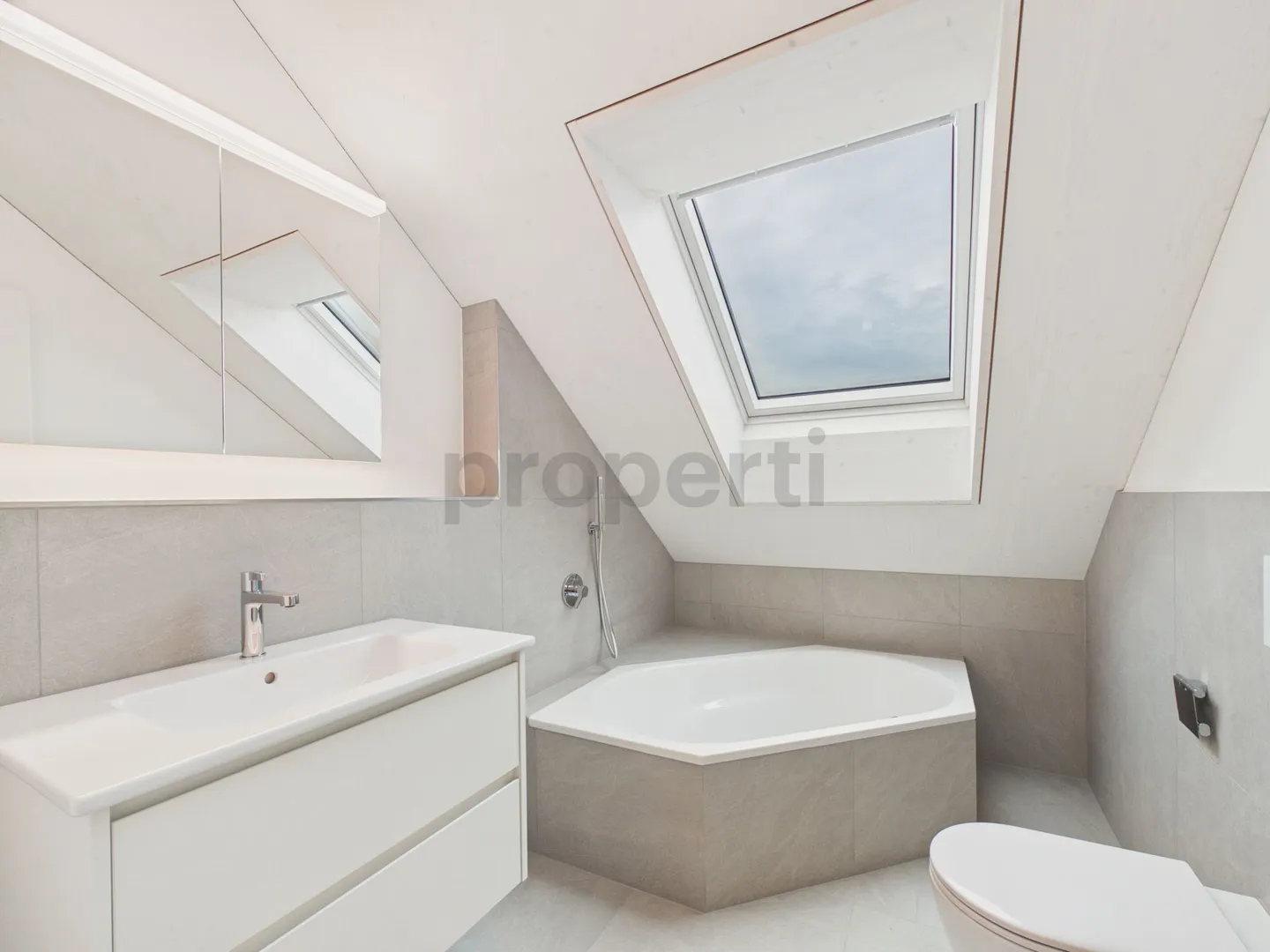 Dachwohnung mit Weitblick - Foto 12 von 13