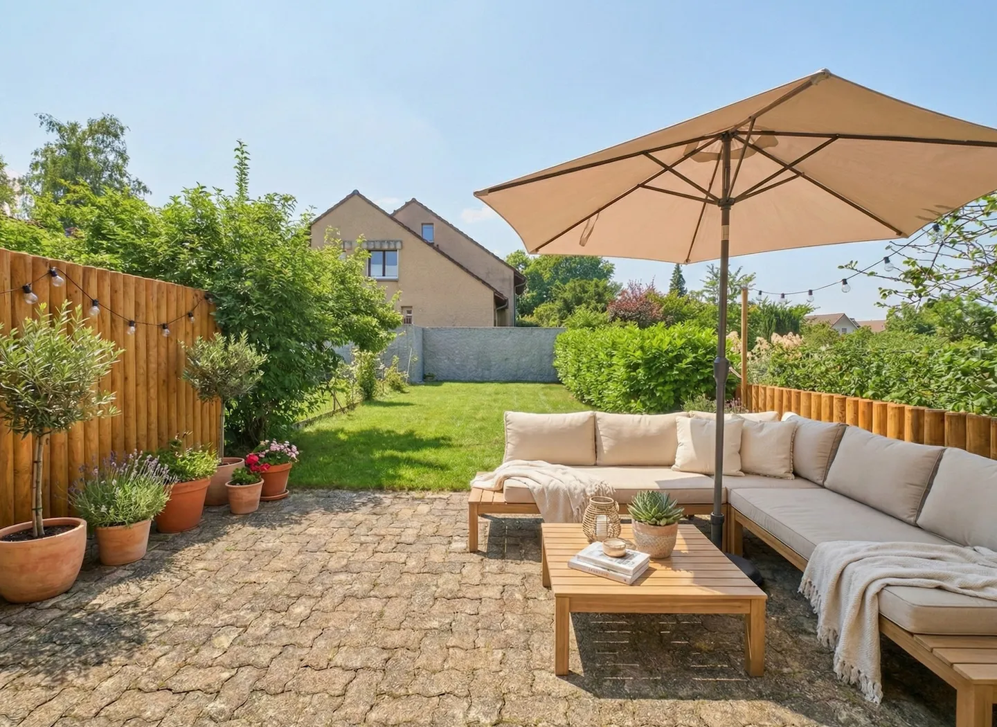 Maison de ville familiale de 7,5 pièces avec jardin - Photo 5 sur 13