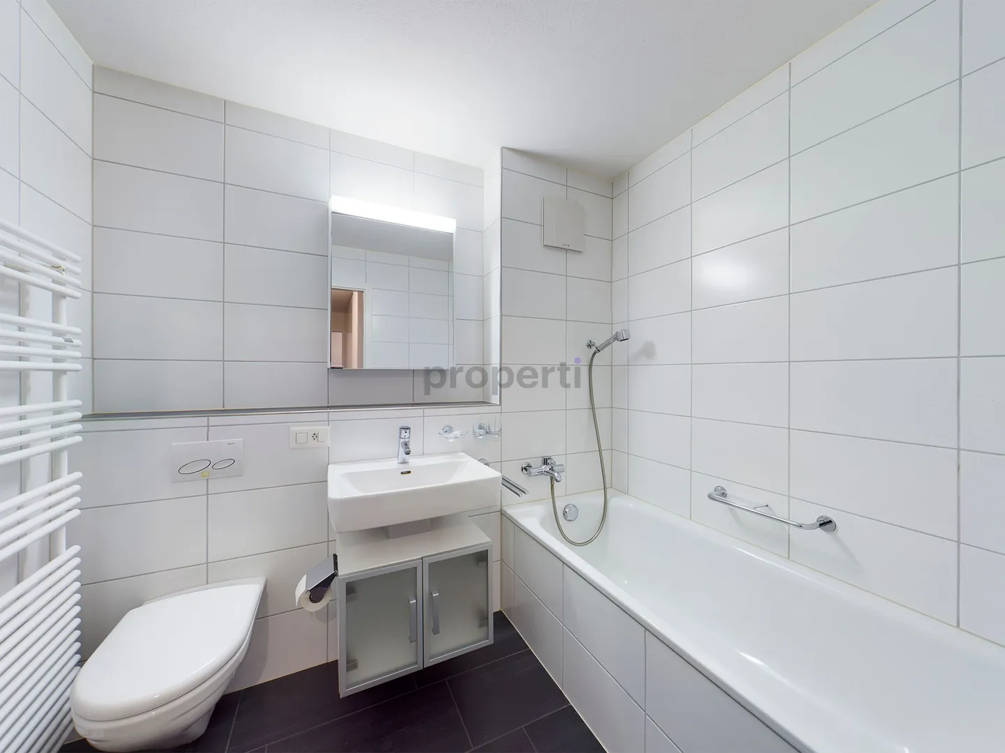 Moderno con buoni collegamenti di trasporto - Foto 9 di 10