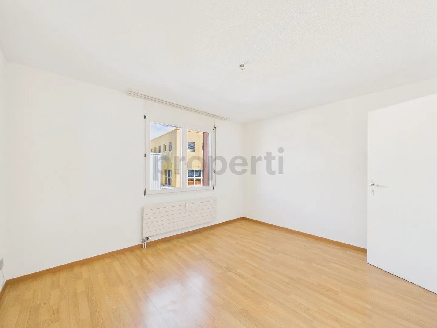 Spacious 4.5-Room Apartment - Photo 8 of 12