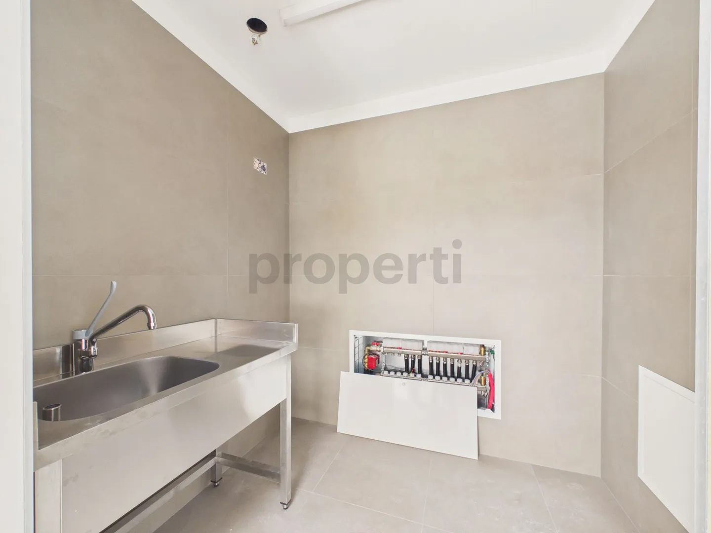 Modern penthouse 4.5 rooms with large balcony, Brione sopra Minusio - Photo 9 of 13