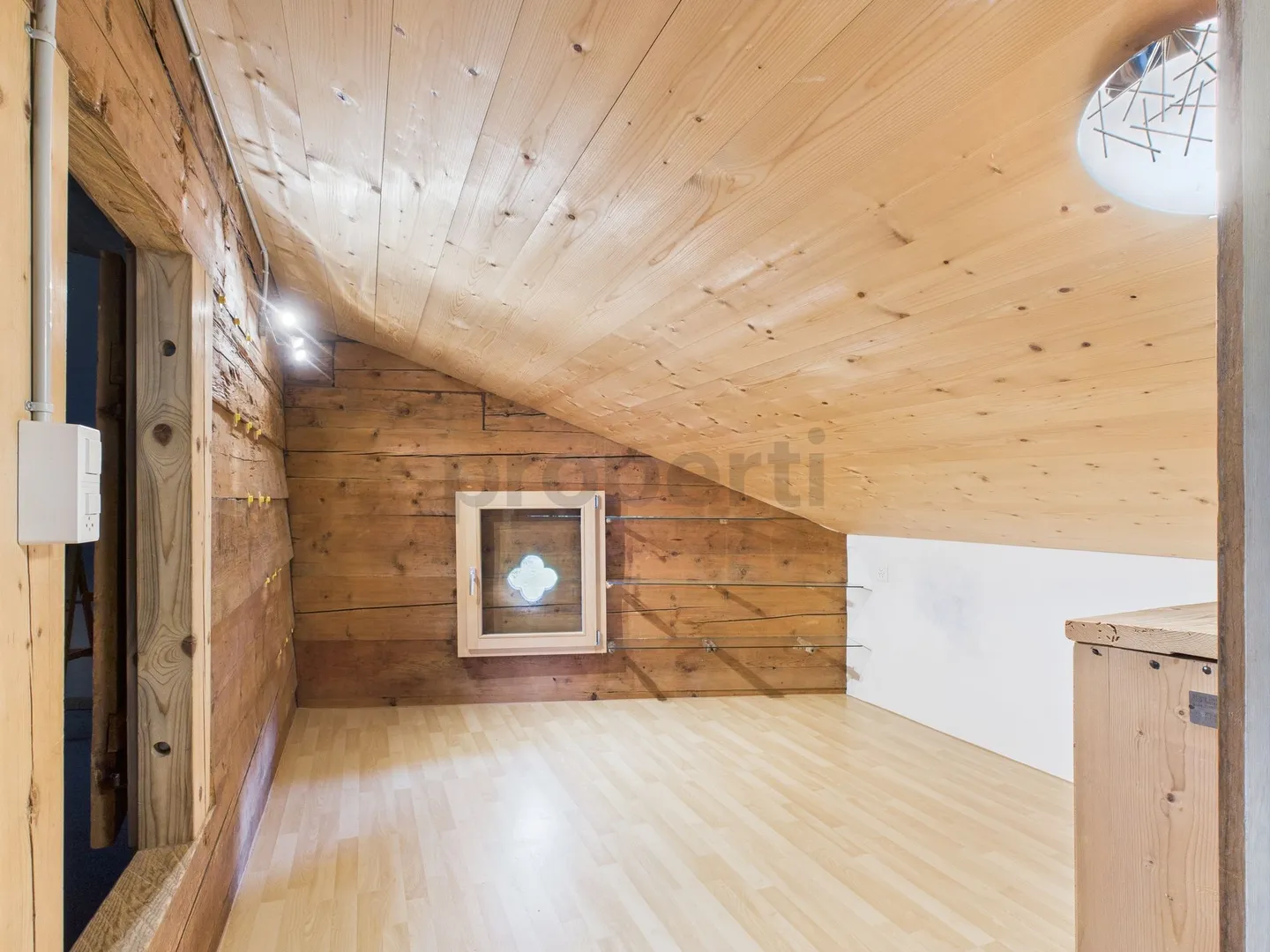 Idyllischer Hausteil mit Umschwung als Hauptsitz oder Ferienwohnung - Photo 12 of 13