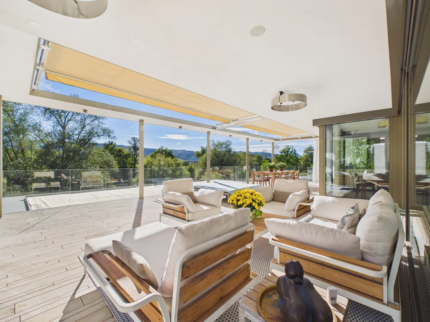 Exklusive Terrassenwohnung mit Blick ins Grüne und auf die Limmat, eine Oase mit privatem Pool und grosszügigen Räumlichkeiten - Photo 11 sur 13