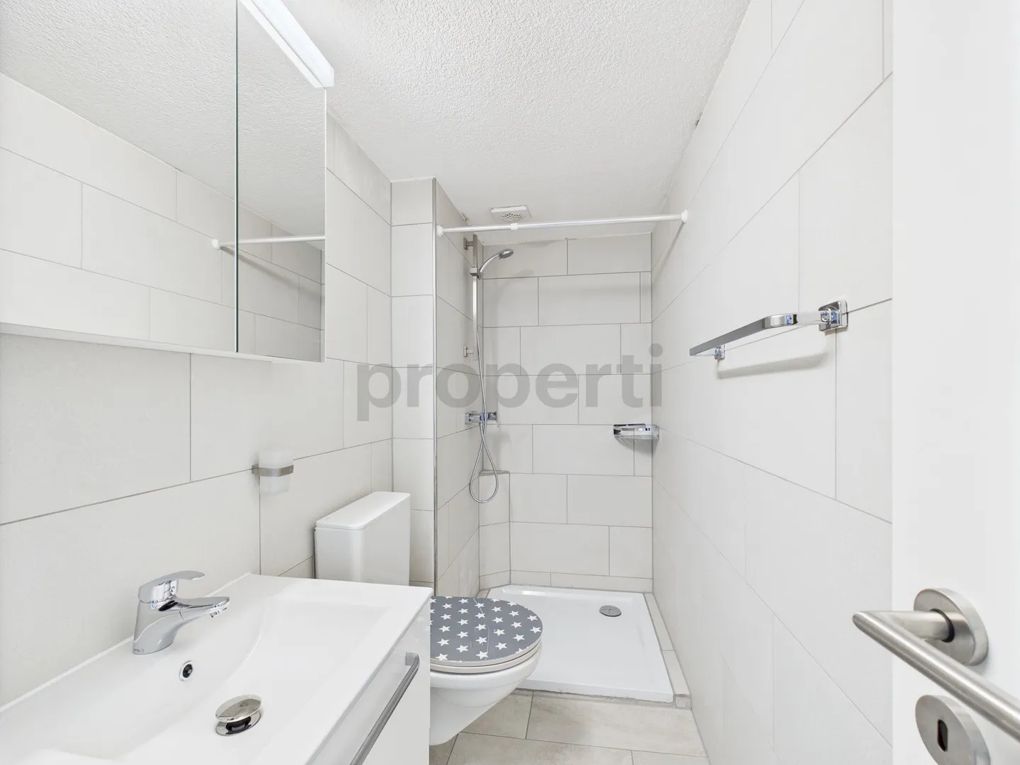 Charming and Sunny Home in the Green with this 3.5-Room Apartment in Ebnat-Kappel - Photo 9 of 12