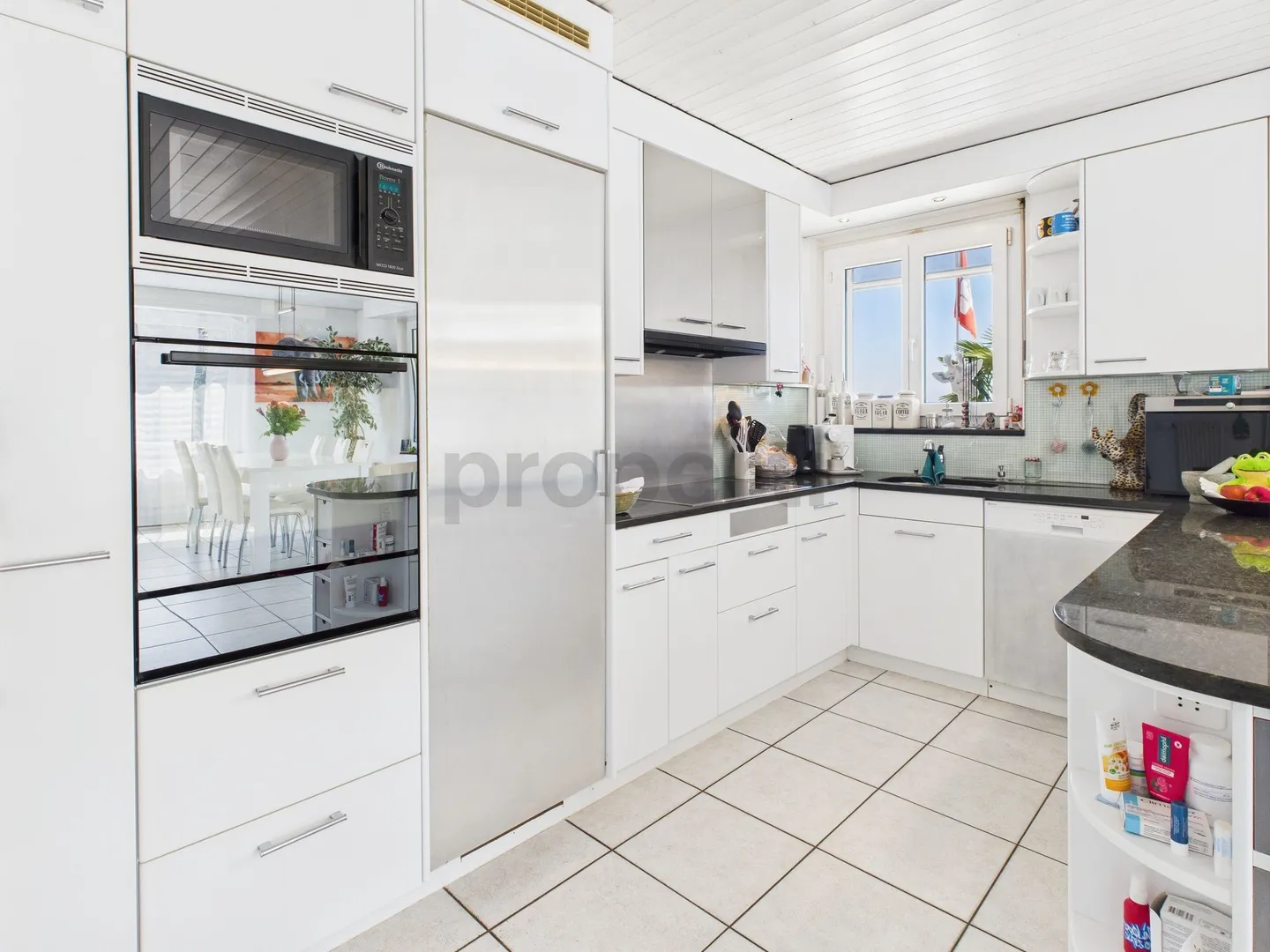 Grosszügiges Zweifamilienhaus mit Wellnessoase und Ausbaupotenzial in Uettligen - Foto 5 von 13