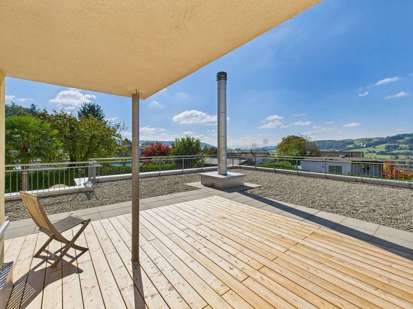 Appartamento 4.5 appena ristrutturato con grande terrazza in una zona residenziale tranquilla a Wettswil am Albis - Foto 4 di 13