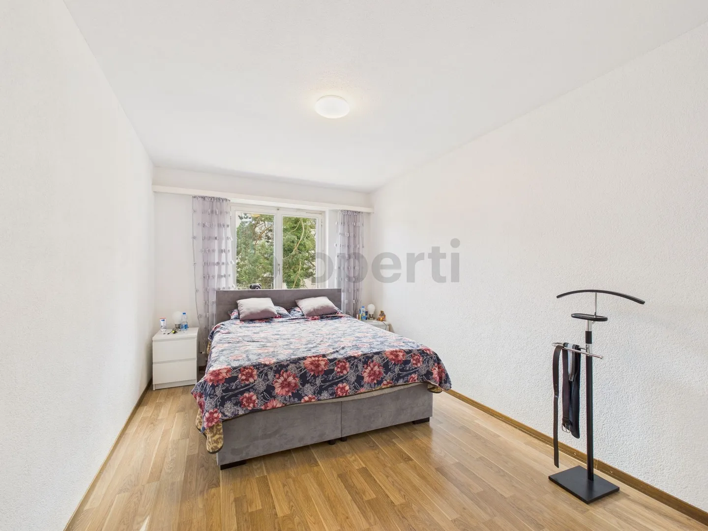 5.5-room apartment with spacious terrace and lake view - Photo 9 of 13