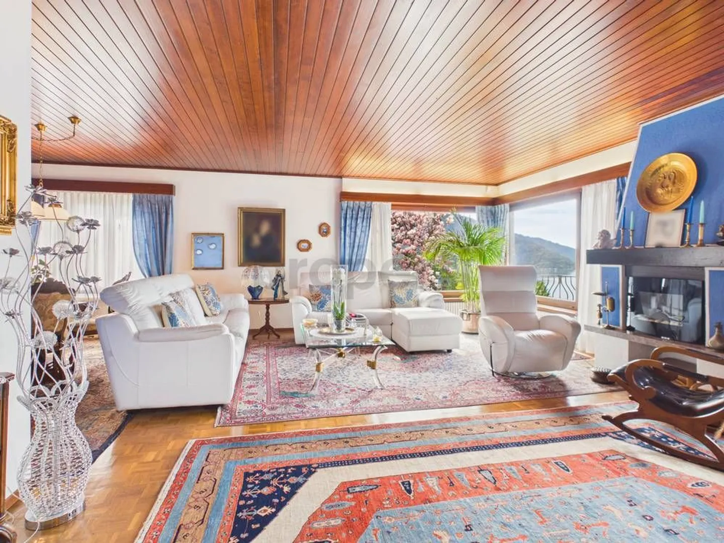 Doppelhaushälfte mit Panoramablick auf den Luganersee und privatem Garten in Bissone - Foto 2 von 13