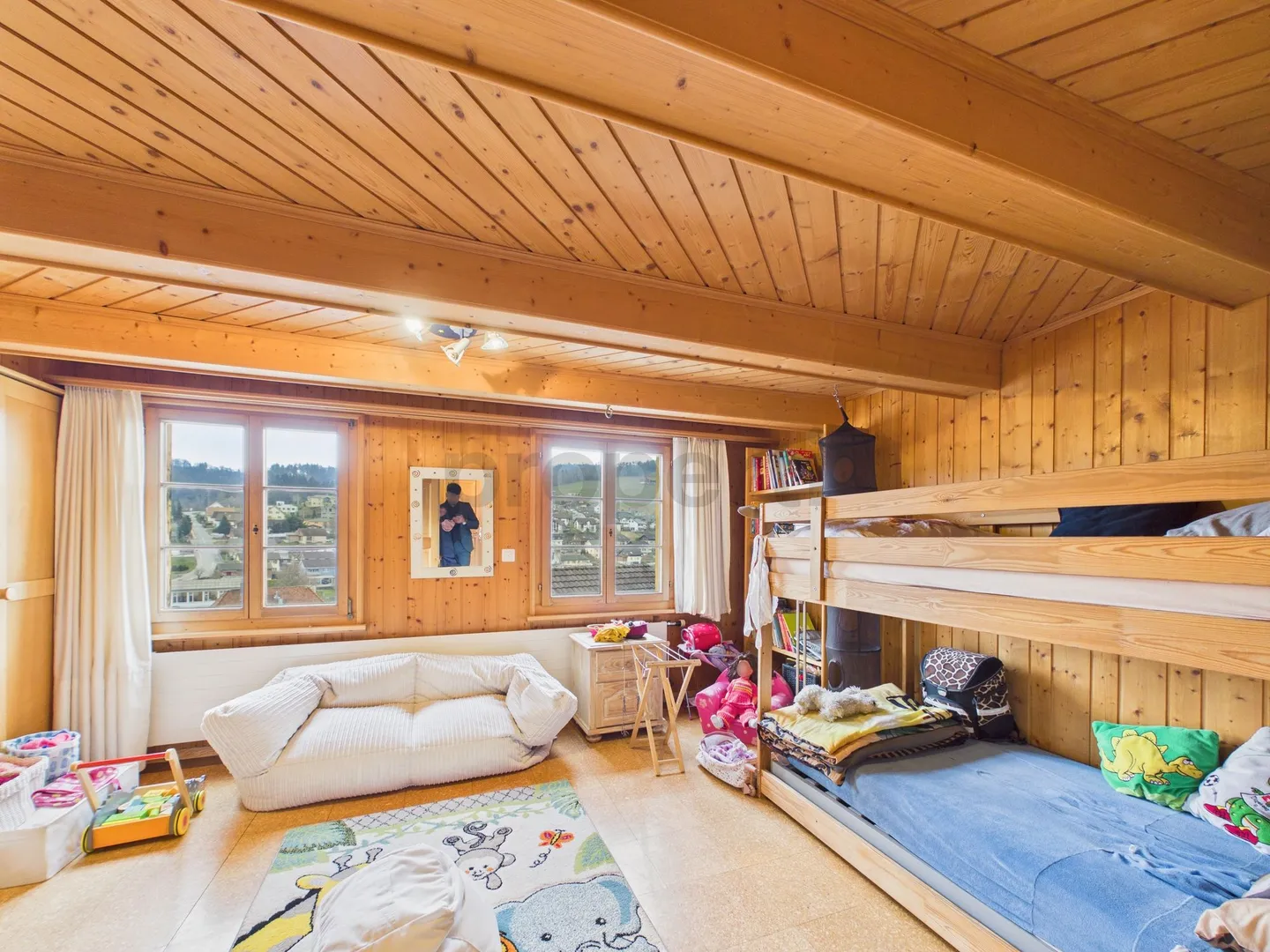 Ruhiges 8-Zimmer-Einfamilienhaus mit Kellerraum, Degersheim - Foto 10 di 13