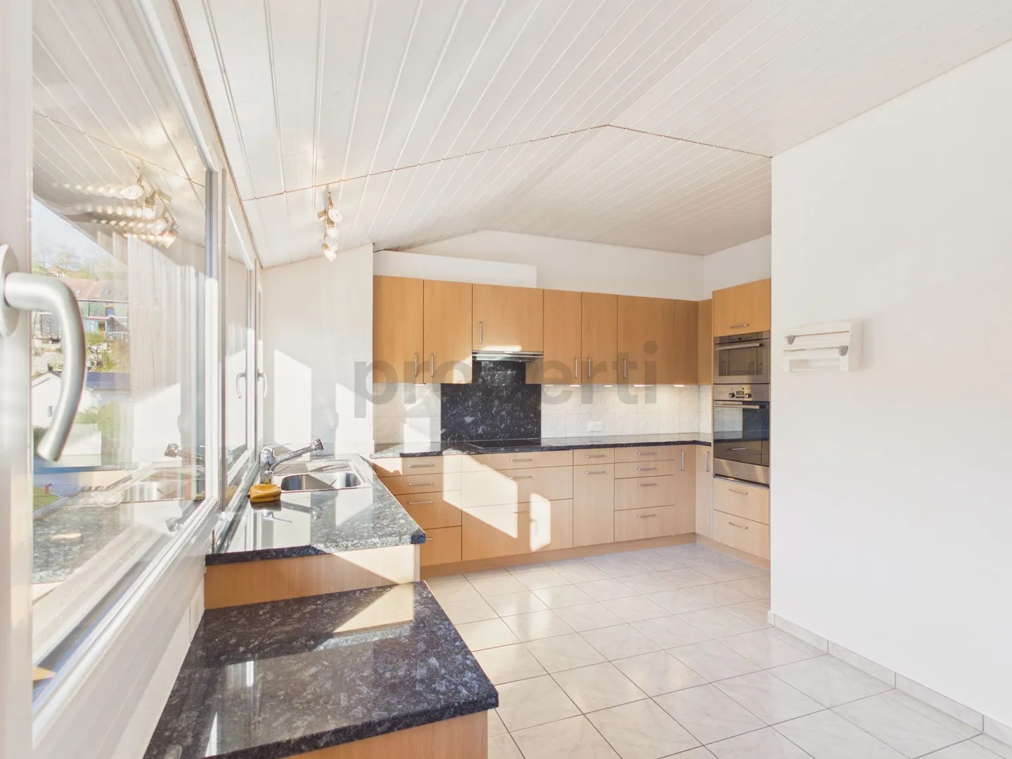 Charming 5.5-Room Apartment in Hemmiken - Photo 4 of 13