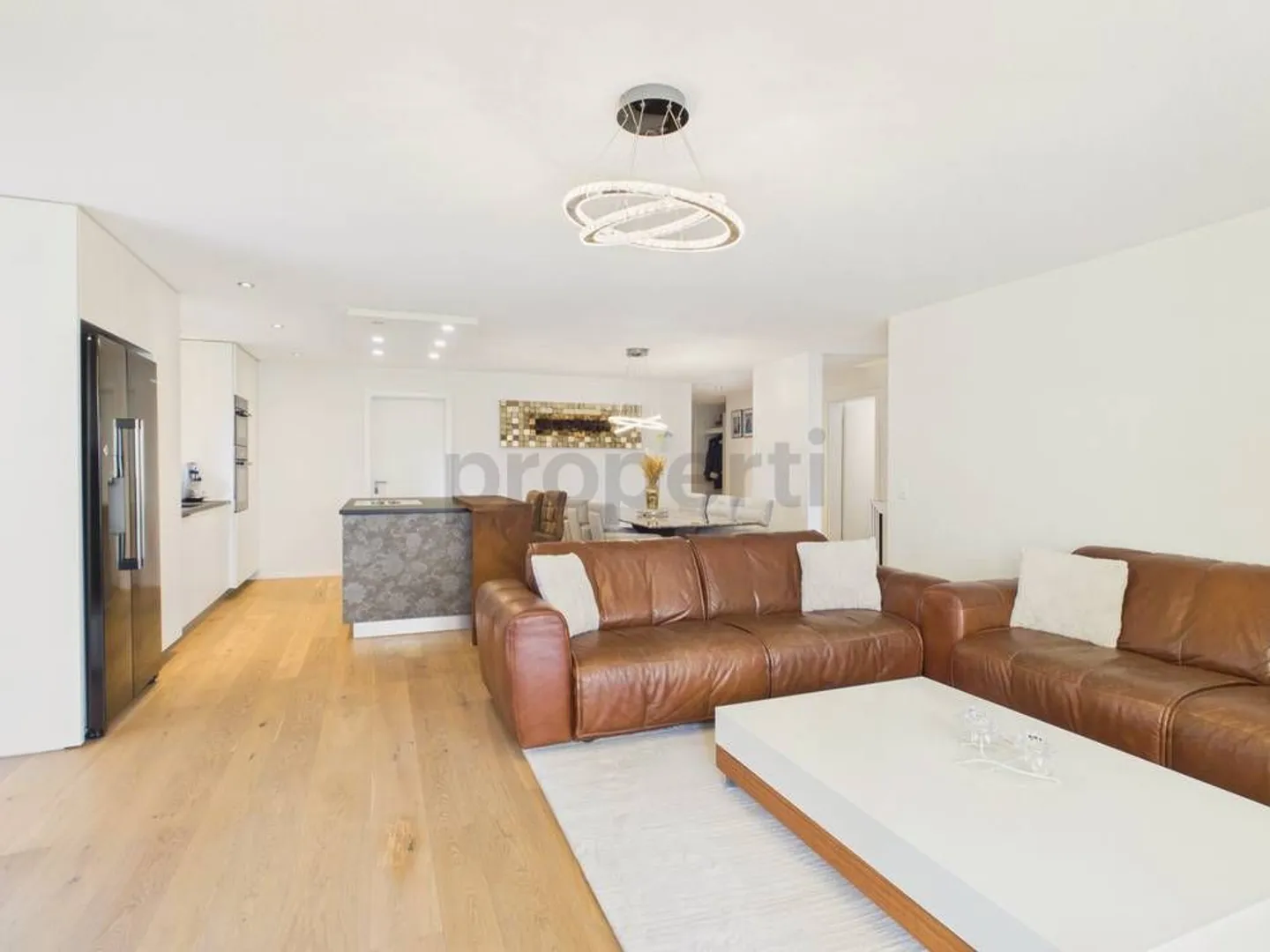 Appartement moderne de 4,5 pièces avec ascenseur et place de parking, Lotzwil - Photo 2 sur 12