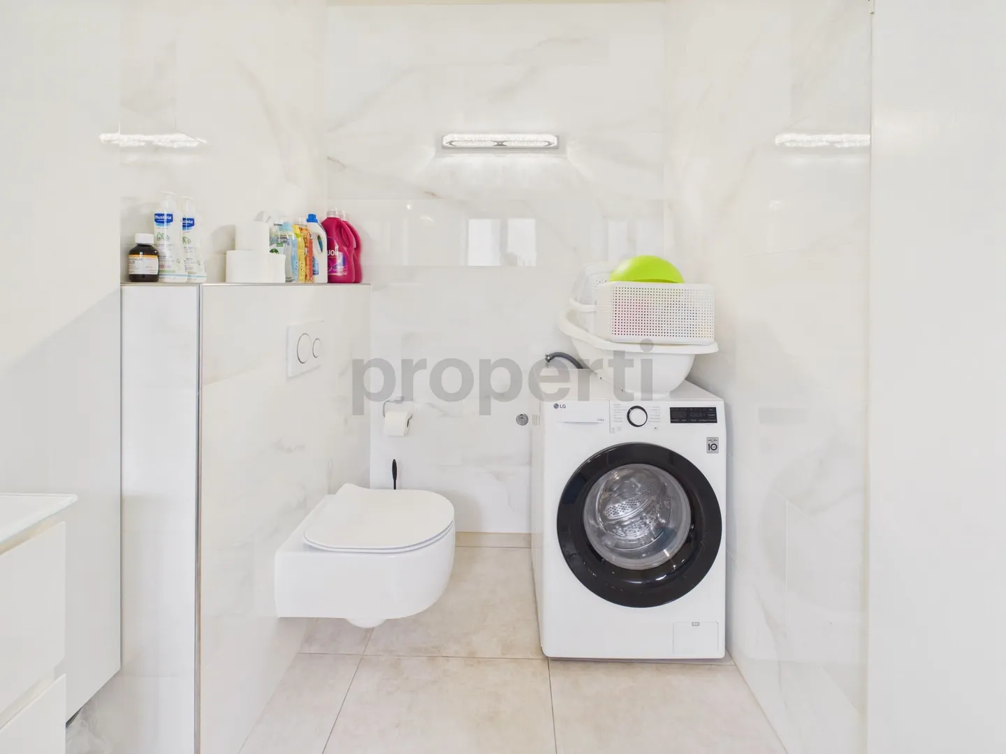Appartamento rinnovato con piscina - Foto 11 di 13