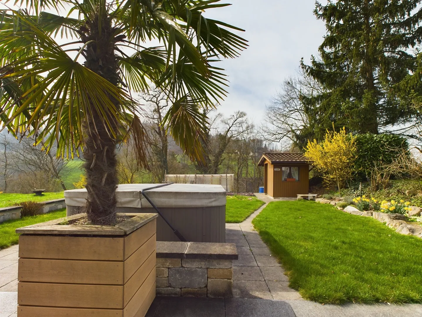 Charming 5.5-room townhouse with idyllic flair in Endingen - Photo 10 of 11