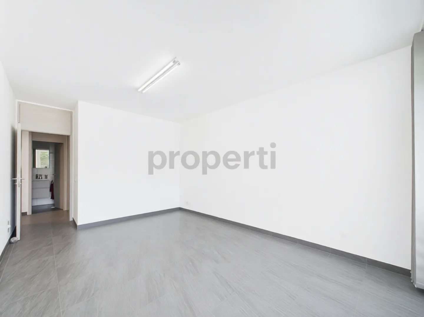 Renovierte 3.5-Zimmer-Wohnung - Zentrale Lage in Biasca - Foto 8 von 13