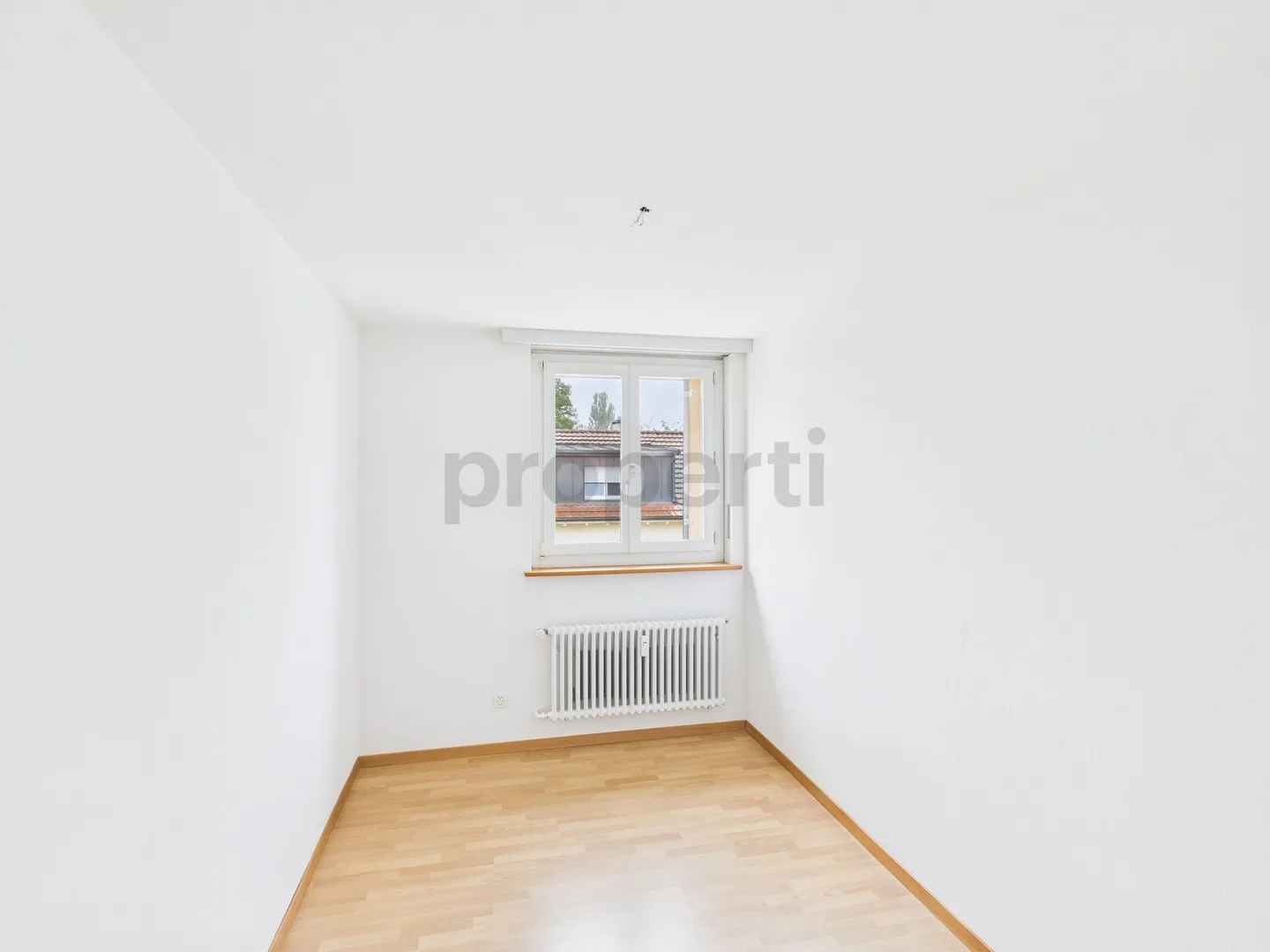 Helle 3-Zimmer Dachwohnung mit Balkon in Bottmingen - Foto 8 von 11