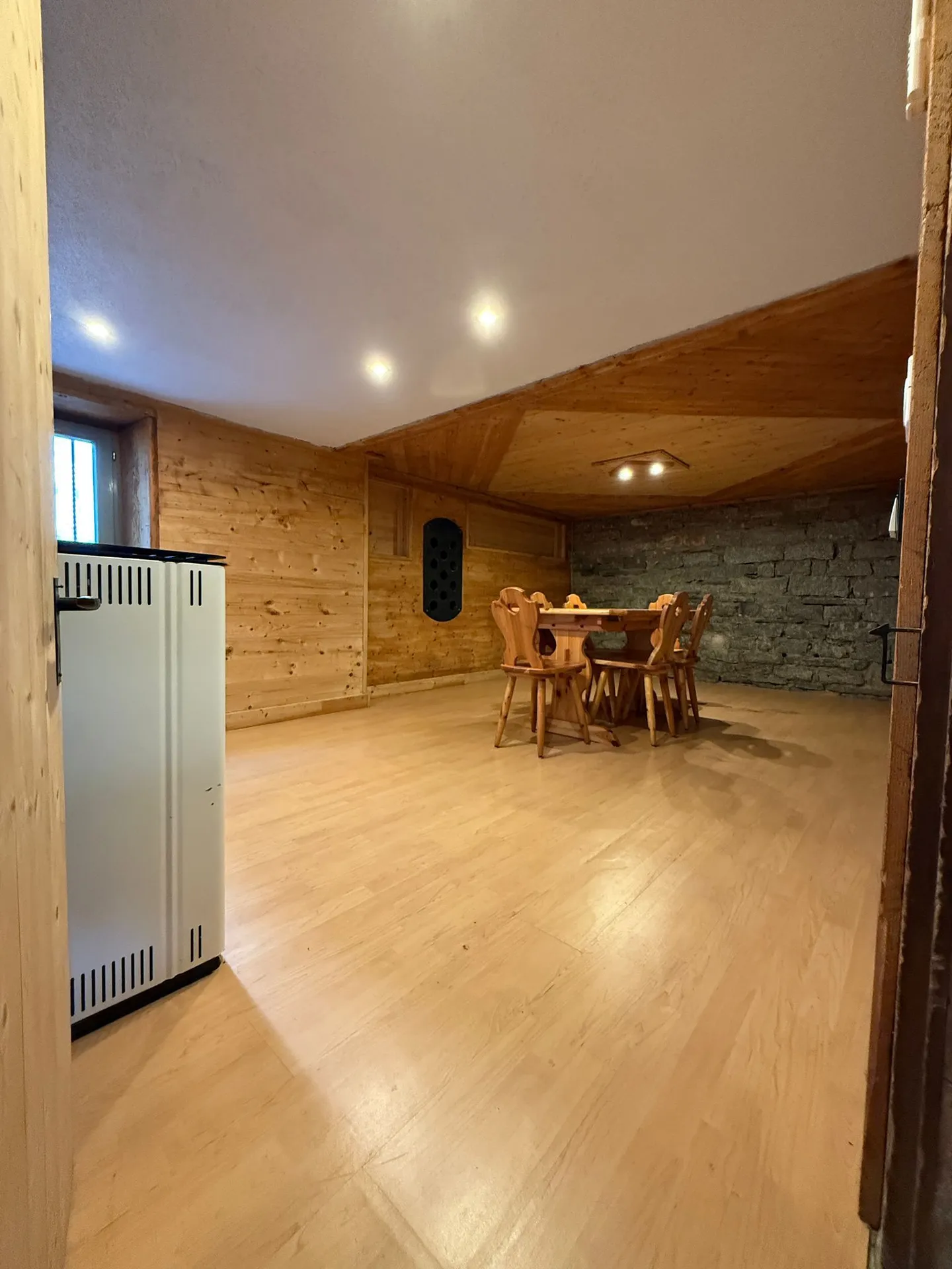 Elegante casa indipendente 4.5 locali con vista sulle montagne a Pollegio - Foto 11 di 13