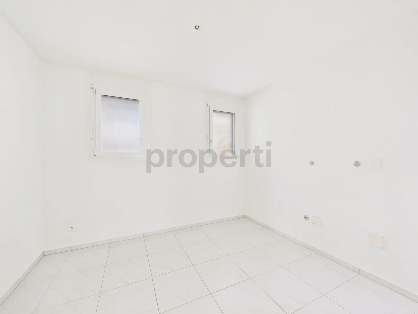 Grosszügige 4.5-Zimmer-Wohnung mit Terrasse in Aarburg - Foto 8 von 11