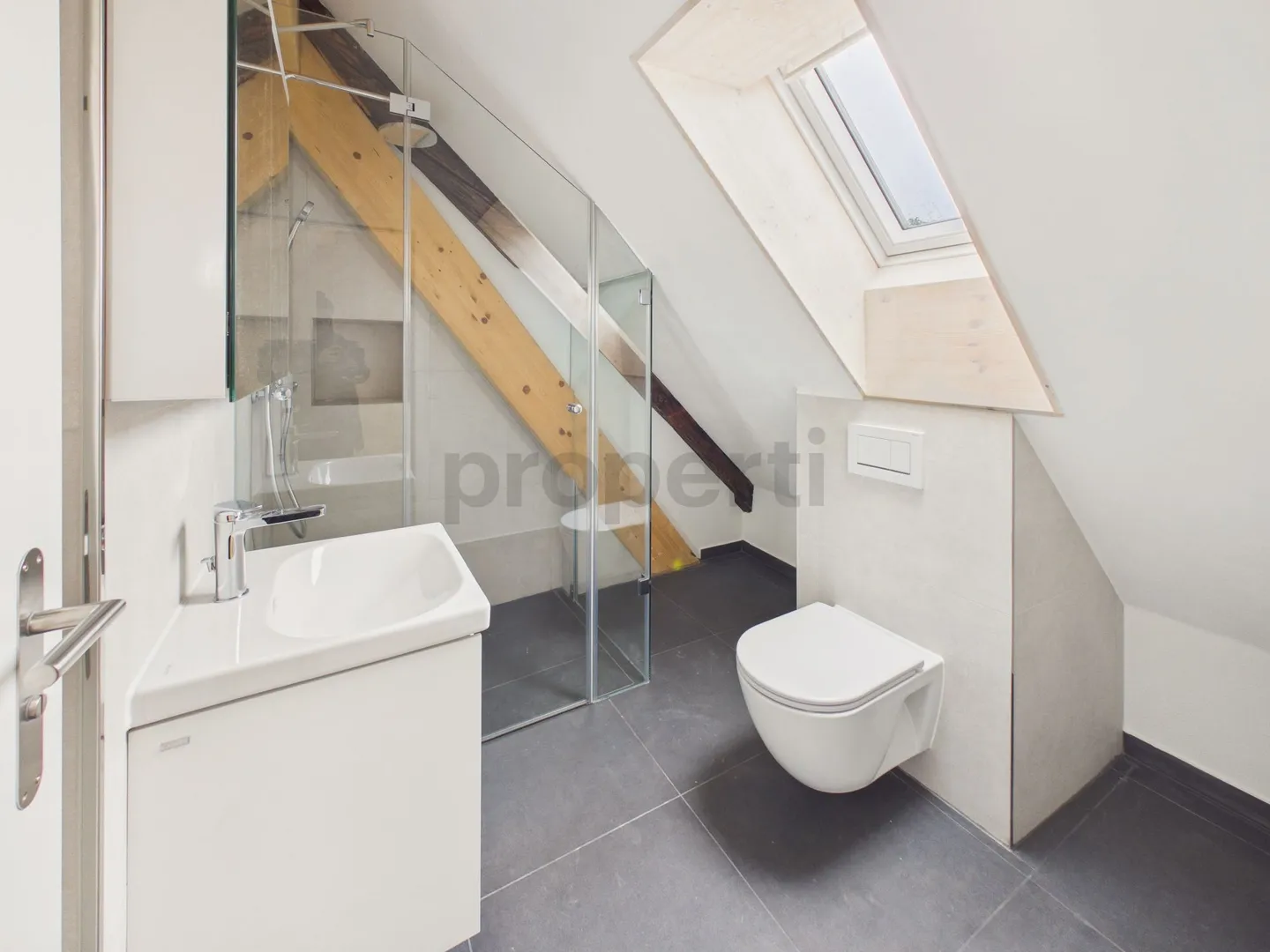 Appartement en duplex extraordinaire avec point fort architectural - Photo 8 sur 12