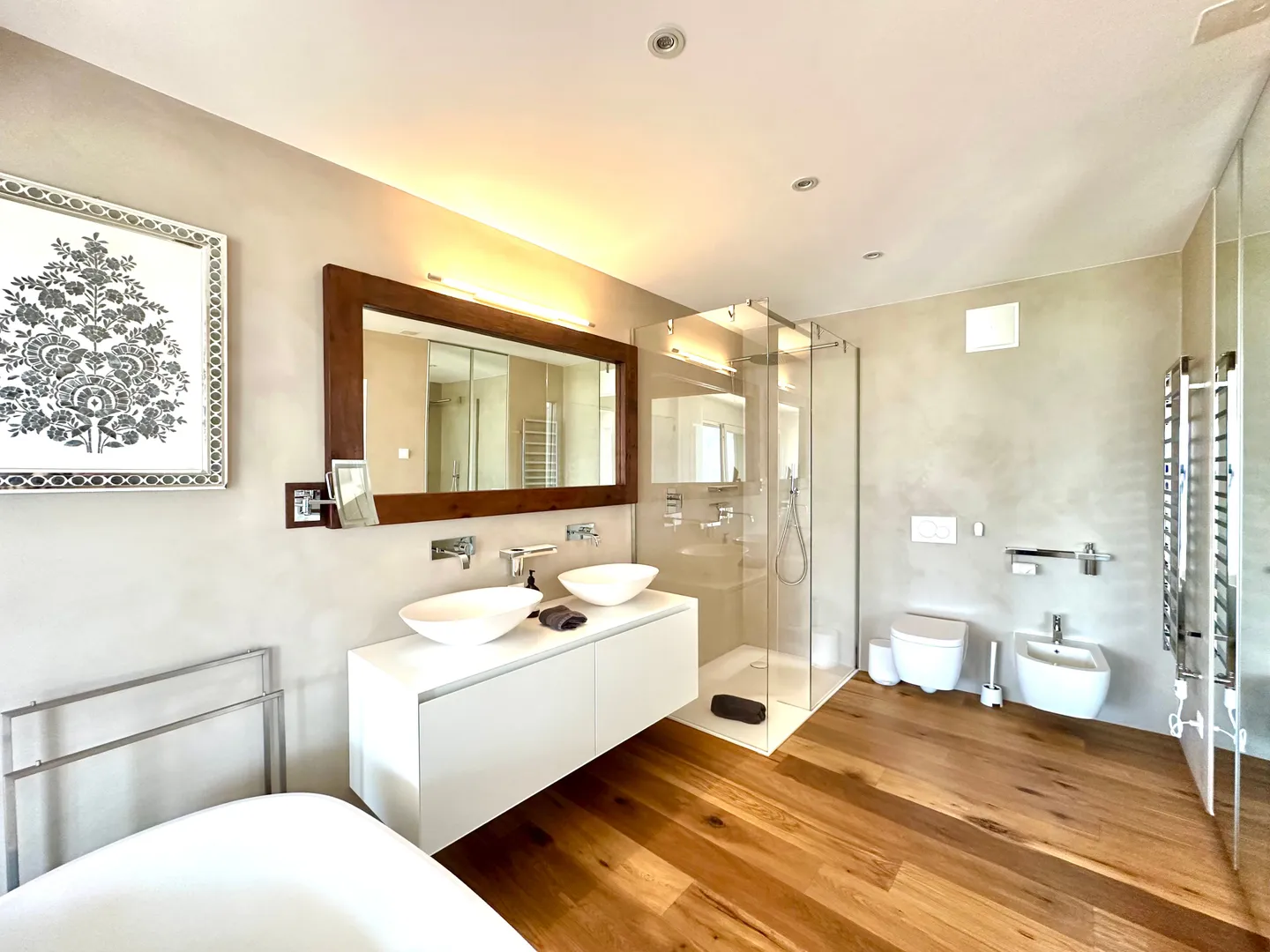 Exclusive Apartment with Panoramic Lake View in Gordola - Photo 8 of 12