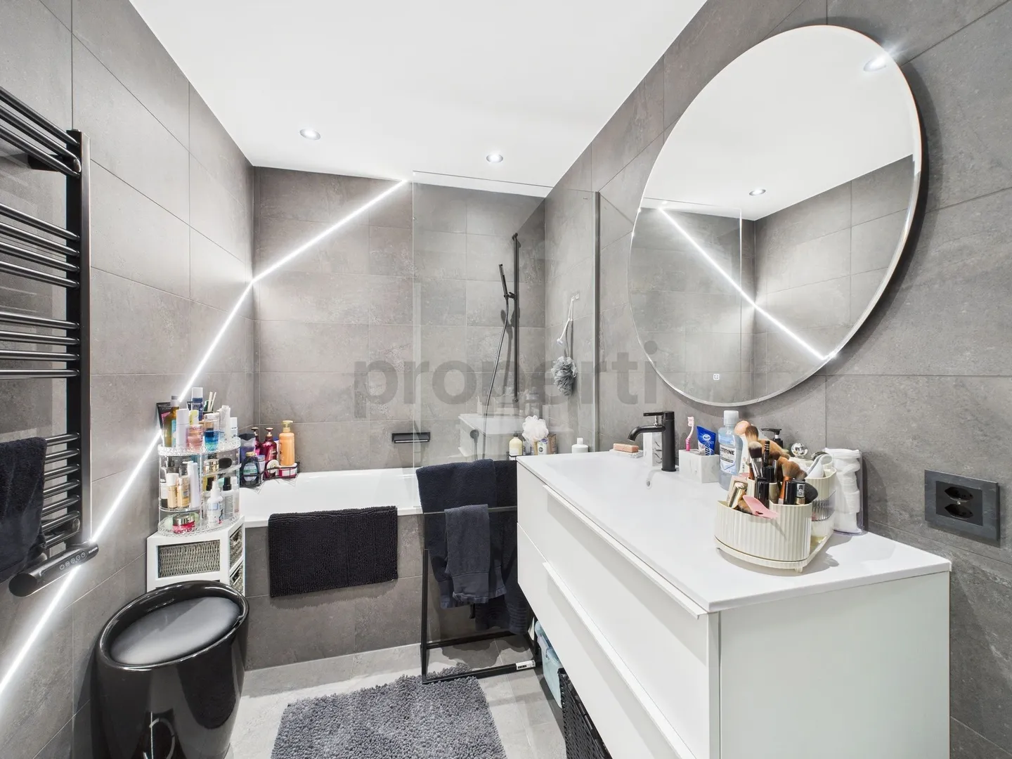 Modern 3.5-room apartment with balcony in La Tour-de-Trême (FR), just steps from Bulle - Photo 9 of 11