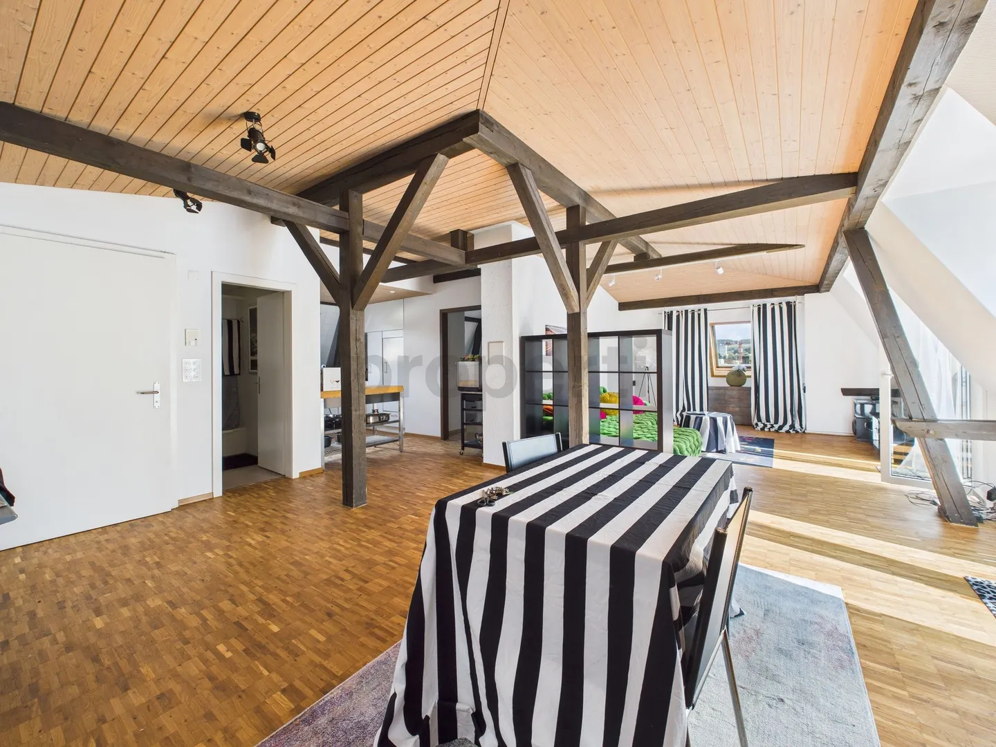 Outstanding 2.5-room penthouse apartment with terrace in Effretikon, Canton Zurich - Photo 6 of 12