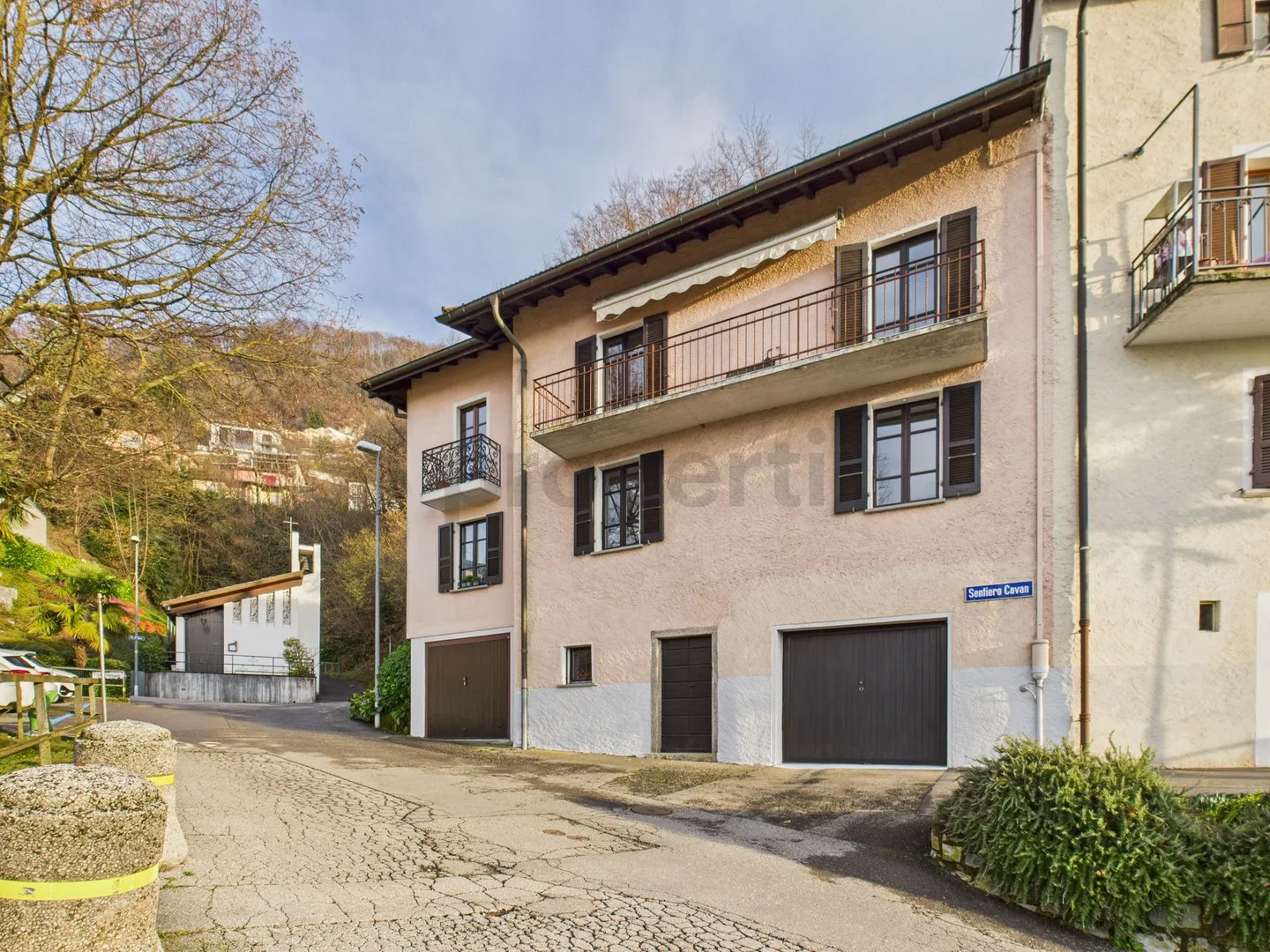 Doppelhaushälfte in Viganello mit Blick auf Lugano - ideal als Wohnsitz oder Investition - Foto 1 von 13