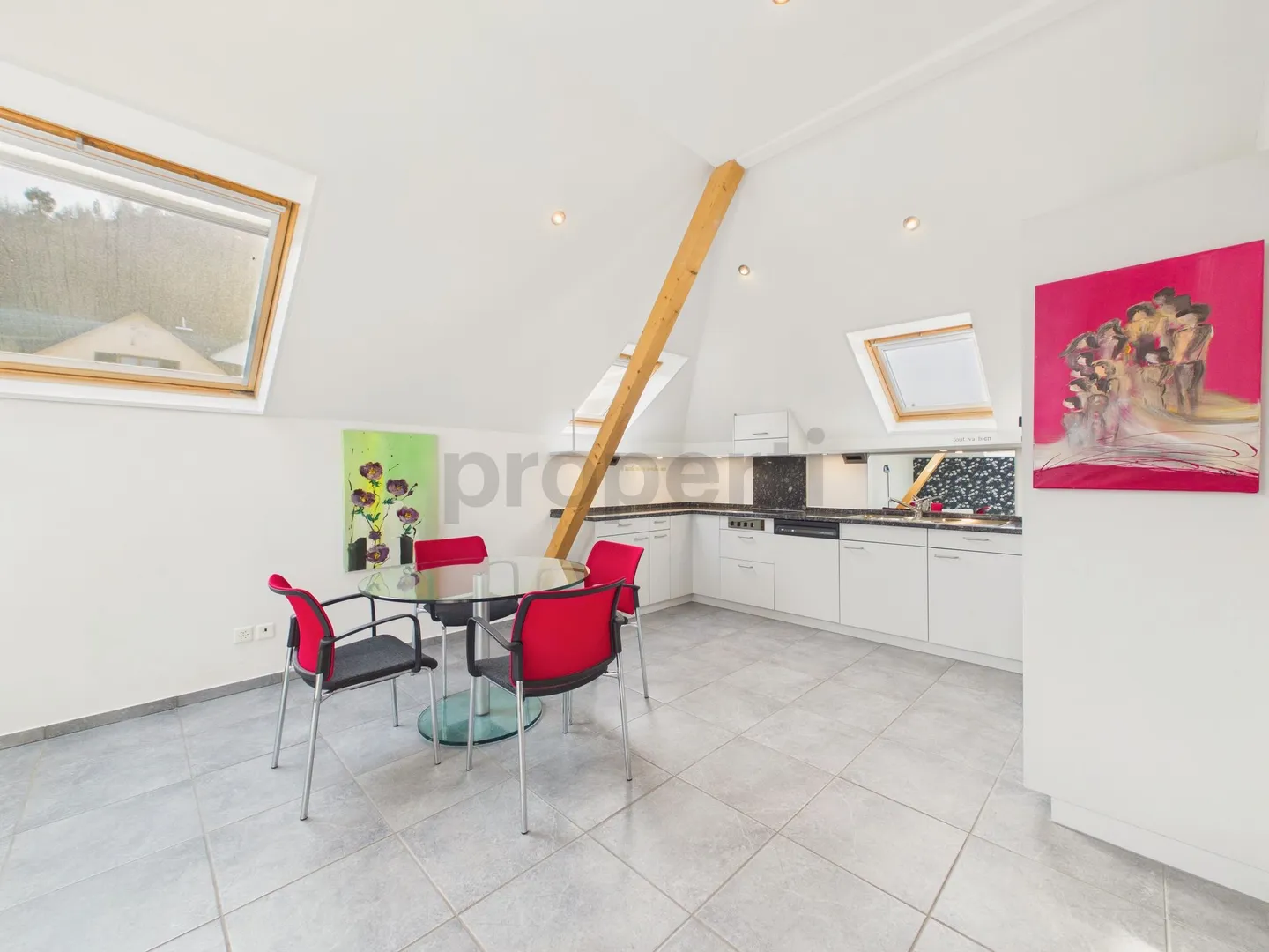 Living above the rooftops of Zurich Exclusive 2.5-room attic apartment with terrace - Photo 5 of 13