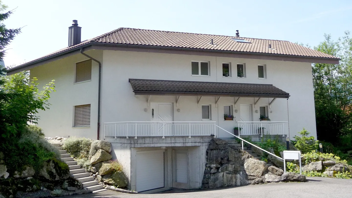 Spacious Townhouse with Garden - Photo 1 of 8
