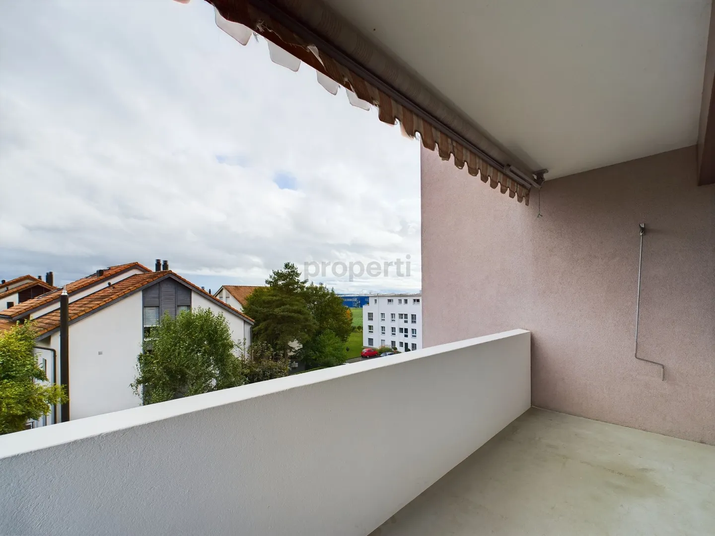 Modern Living Dream - Well-Maintained 2.5 Room Apartment with Balcony - Photo 4 of 7