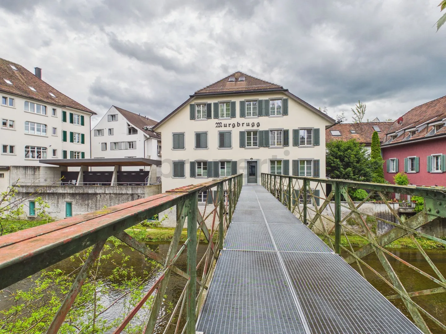 Maisonette de 2,5 pièces à Frauenfeld : charme historique, Minergie et patio au bord de l'eau - Photo 8 sur 10